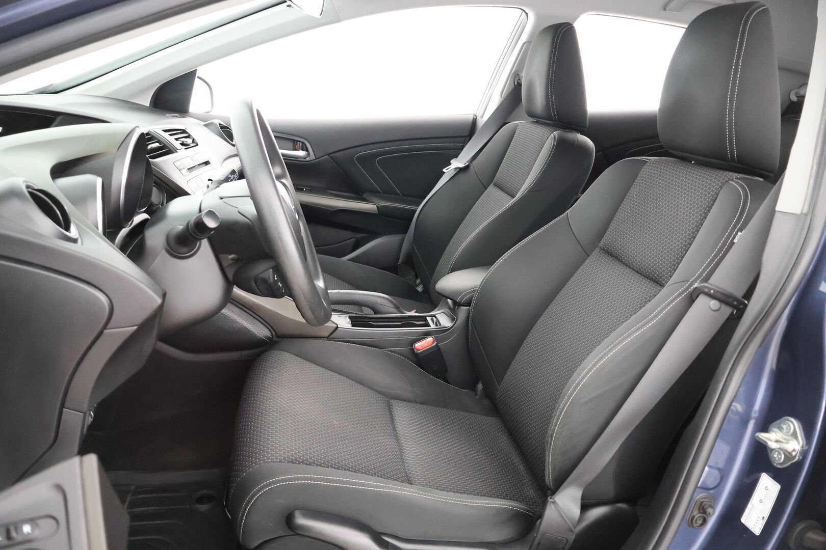 Honda Civic 2017 5D 1,4i Comfort - Suomi-Auto | Vakkari | Lohko+Sisäpistoke | Bluetooth