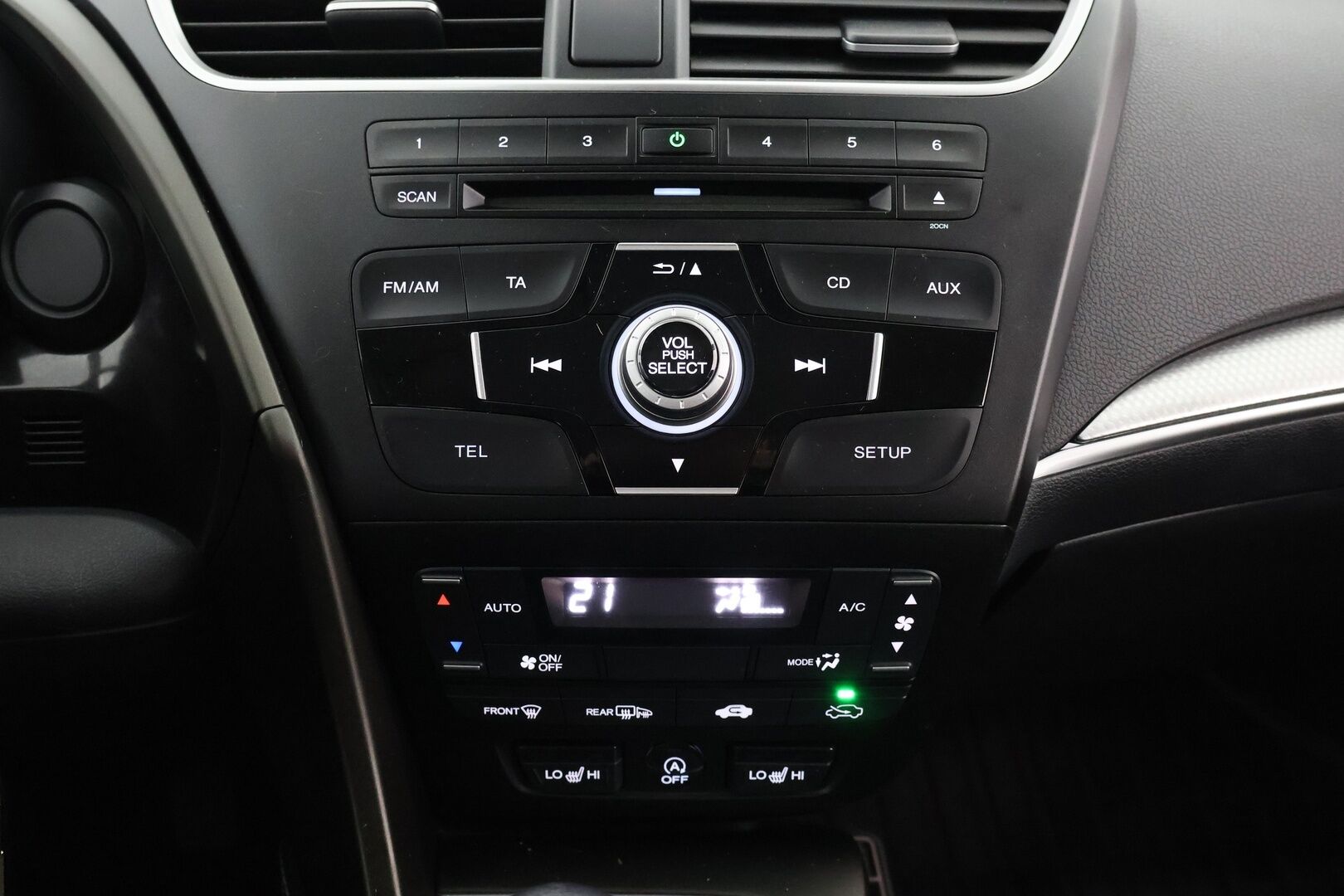 Honda Civic 2017 5D 1,4i Comfort - Suomi-Auto | Vakkari | Lohko+Sisäpistoke | Bluetooth