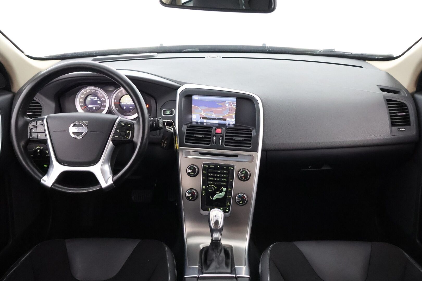 Volvo XC60 2012 D4 AWD Momentum aut - Webasto / Adapt.Vakkari / BLIS / Sähköluukku / Puolinahkasisusta / Sähköluukku / Peruutustutkat / Jakopää hiljattain tehty!