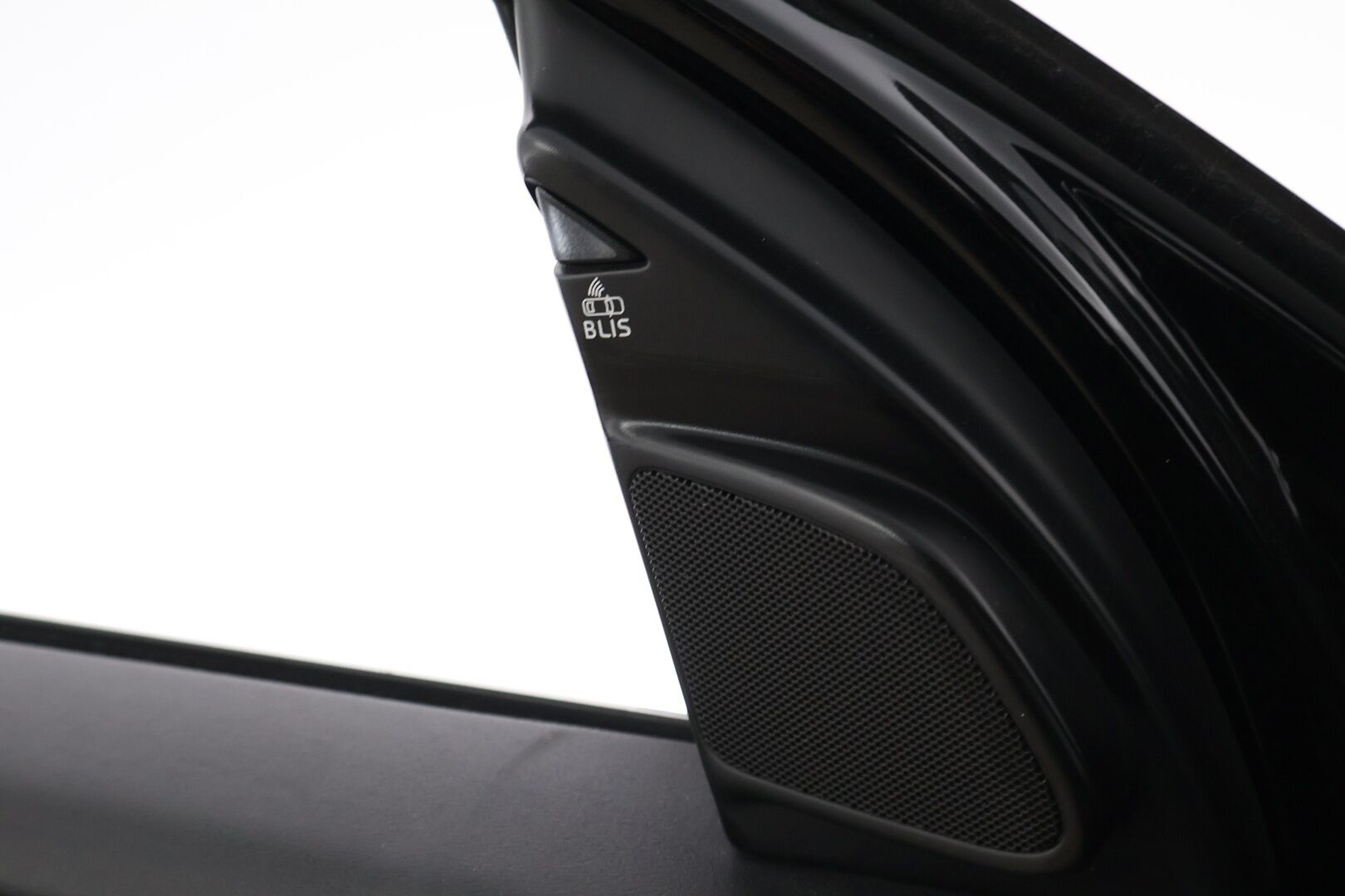 Volvo XC60 2012 D4 AWD Momentum aut - Webasto / Adapt.Vakkari / BLIS / Sähköluukku / Puolinahkasisusta / Sähköluukku / Peruutustutkat / Jakopää hiljattain tehty!