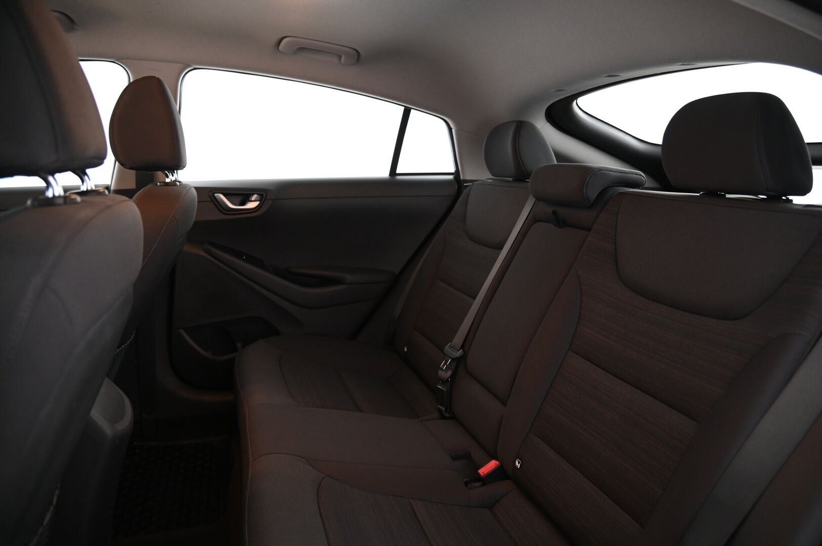 Hyundai IONIQ hybrid 2017 *DCT Comfort / Navi / P-Kamera / Ohjauspyörän lämmitys/ Lohko* - *Suomi-Auto / Infinity / 2x renkaat / Siisti*