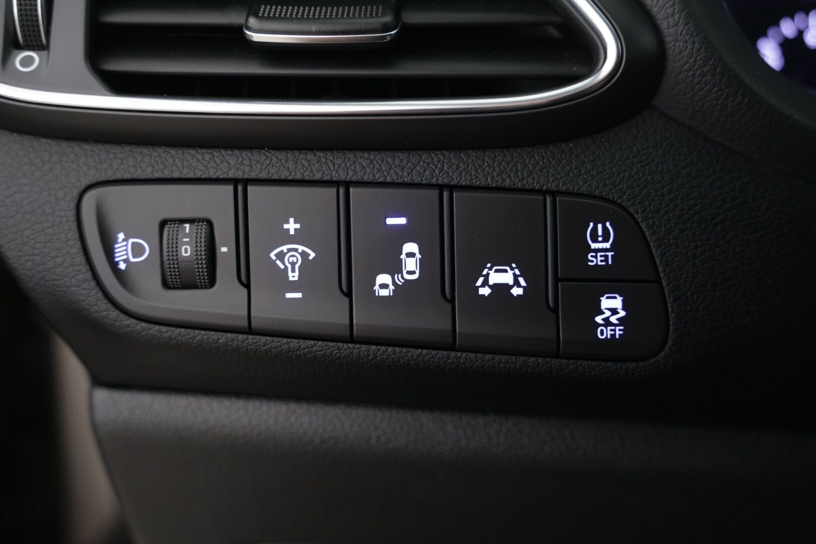 Hyundai i30 Wagon 2019 1,4 T-GDI 140 hv 7-DCT-aut. Style WLTP - | ACC | Ilmastoidut nahat | Panoraama lasikatto | BLIS | Keyless | Koukku | 