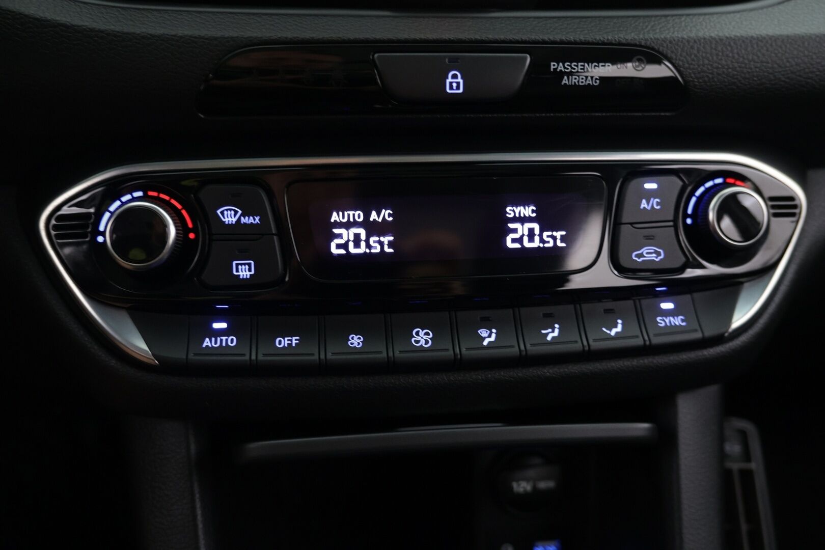 Hyundai i30 Wagon 2019 1,4 T-GDI 140 hv 7-DCT-aut. Style WLTP - | ACC | Ilmastoidut nahat | Panoraama lasikatto | BLIS | Keyless | Koukku | 
