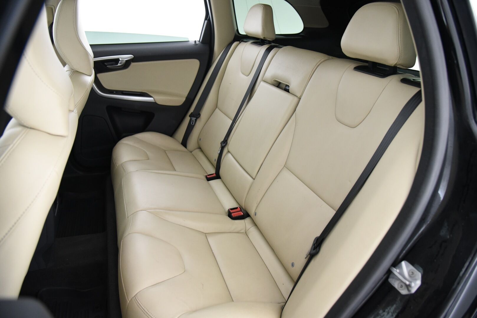 Volvo XC60 2016 D4 Business Summum aut - Suomi-auto / Digimittaristo / Webasto / VOC / Muistipenkki / Vakkari / City Safety 