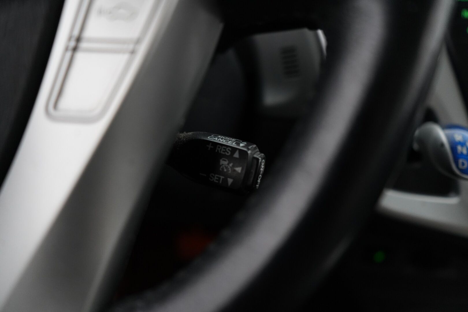 Toyota Prius+ 2013 Premium 7p - HUD / Panorama / Kamera / Vakkari / 2 Renkaat / Nahkasisusta