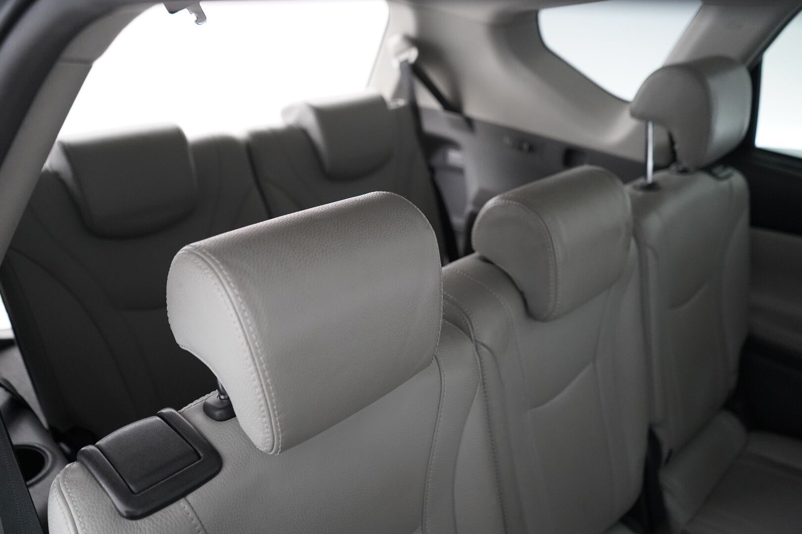 Toyota Prius+ 2013 Premium 7p - HUD / Panorama / Kamera / Vakkari / 2 Renkaat / Nahkasisusta