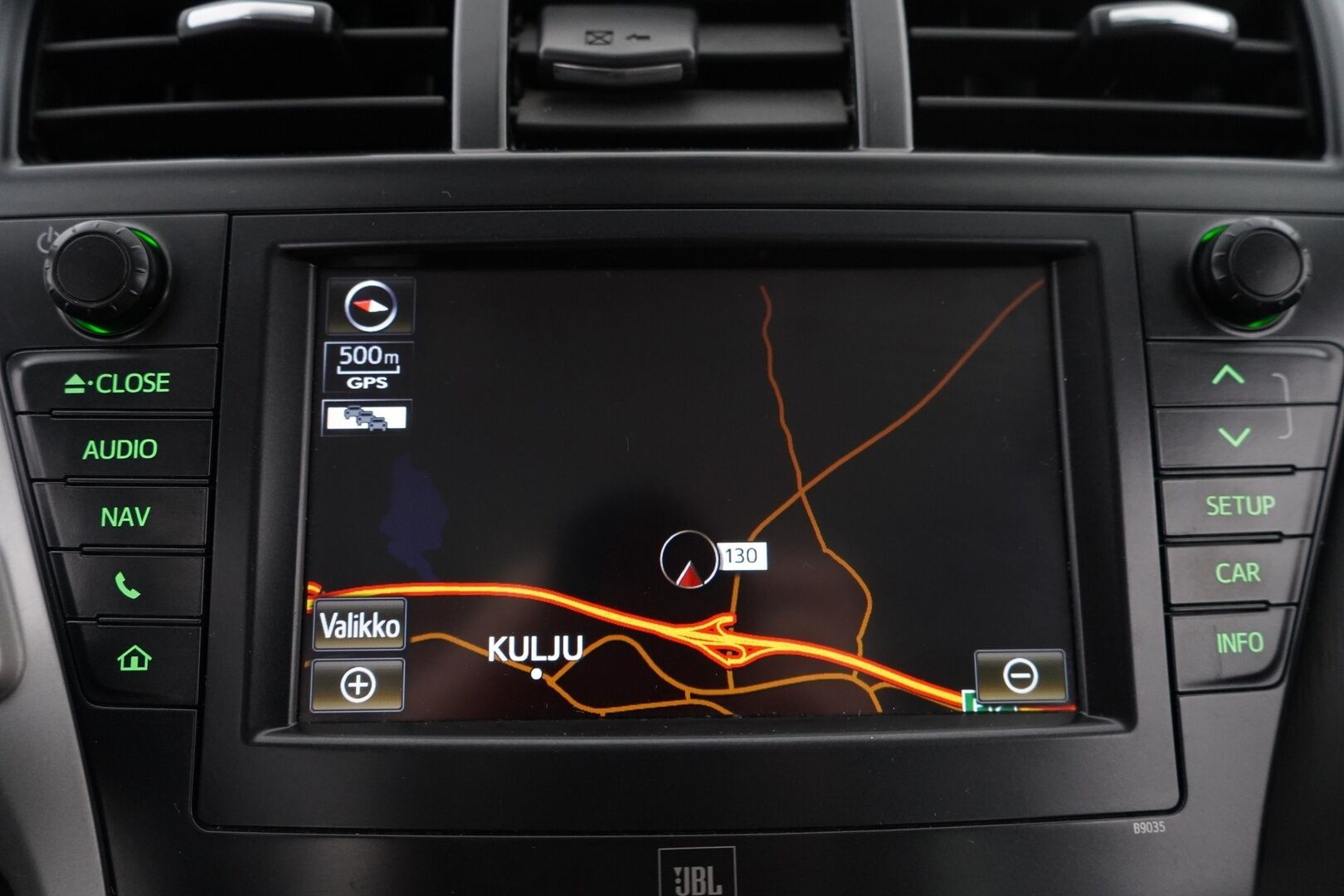 Toyota Prius+ 2013 Premium 7p - HUD / Panorama / Kamera / Vakkari / 2 Renkaat / Nahkasisusta