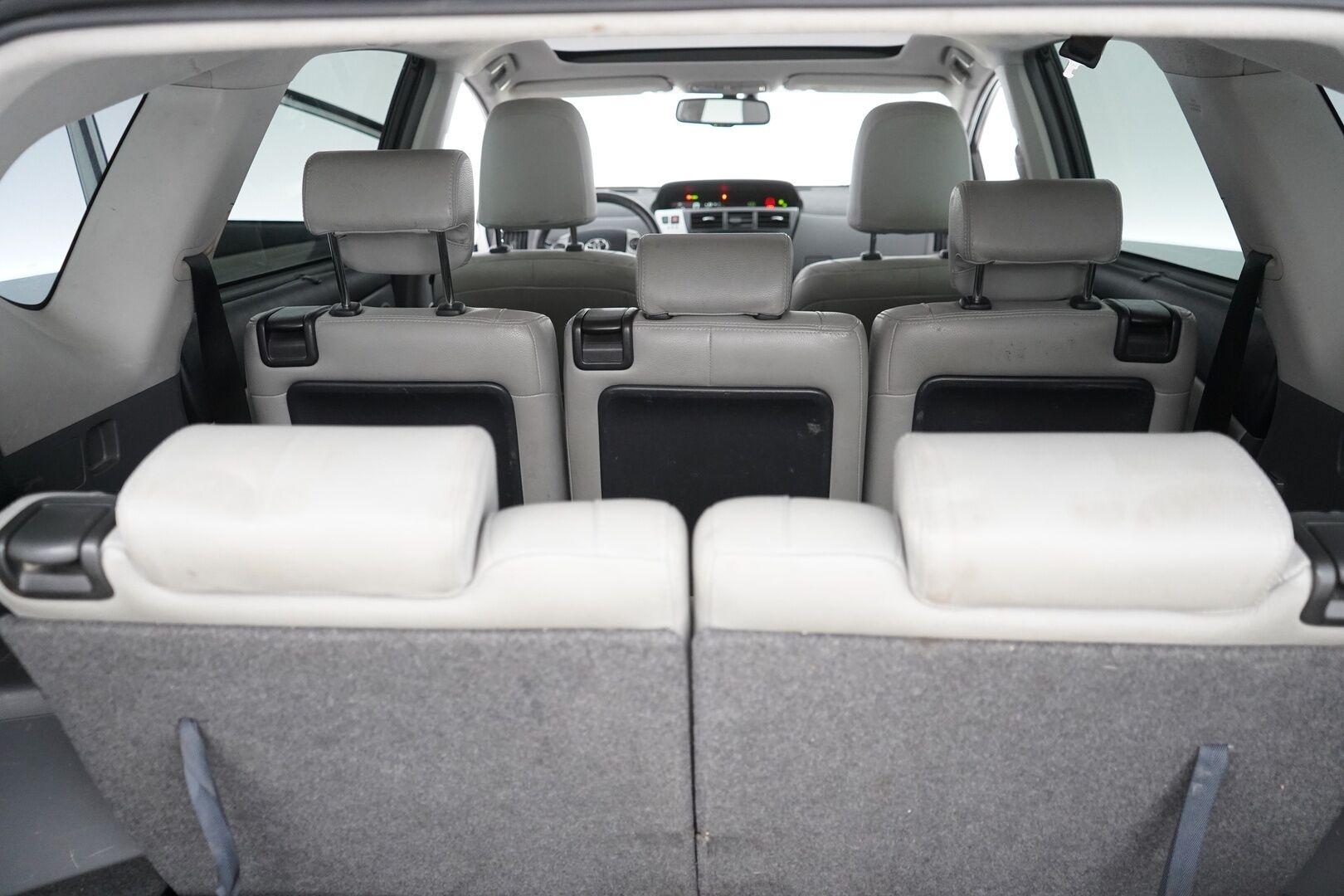 Toyota Prius+ 2013 Premium 7p - HUD / Panorama / Kamera / Vakkari / 2 Renkaat / Nahkasisusta