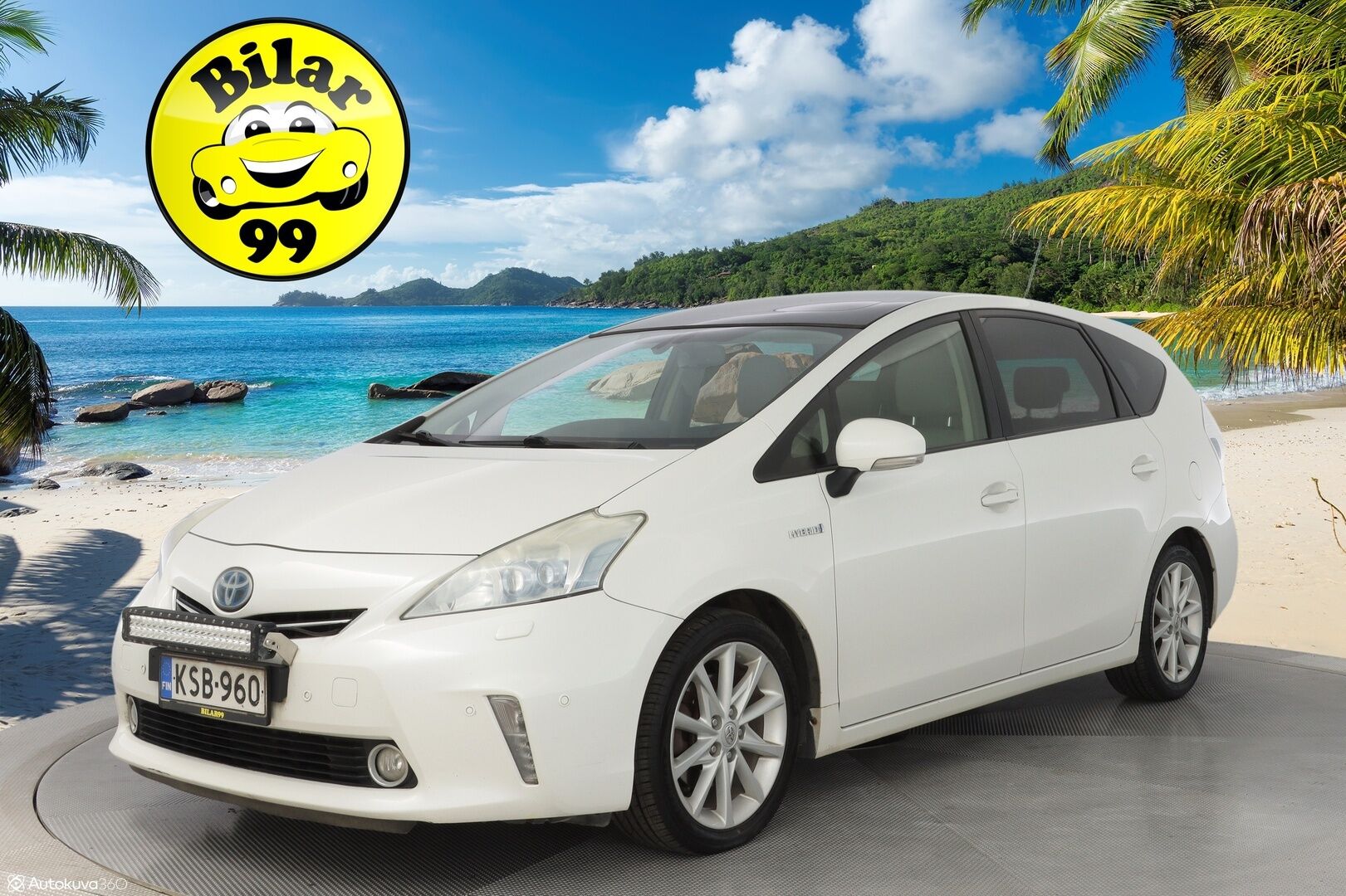 Toyota Prius+ 2013 Premium 7p - HUD / Panorama / Kamera / Vakkari / 2 Renkaat / Nahkasisusta