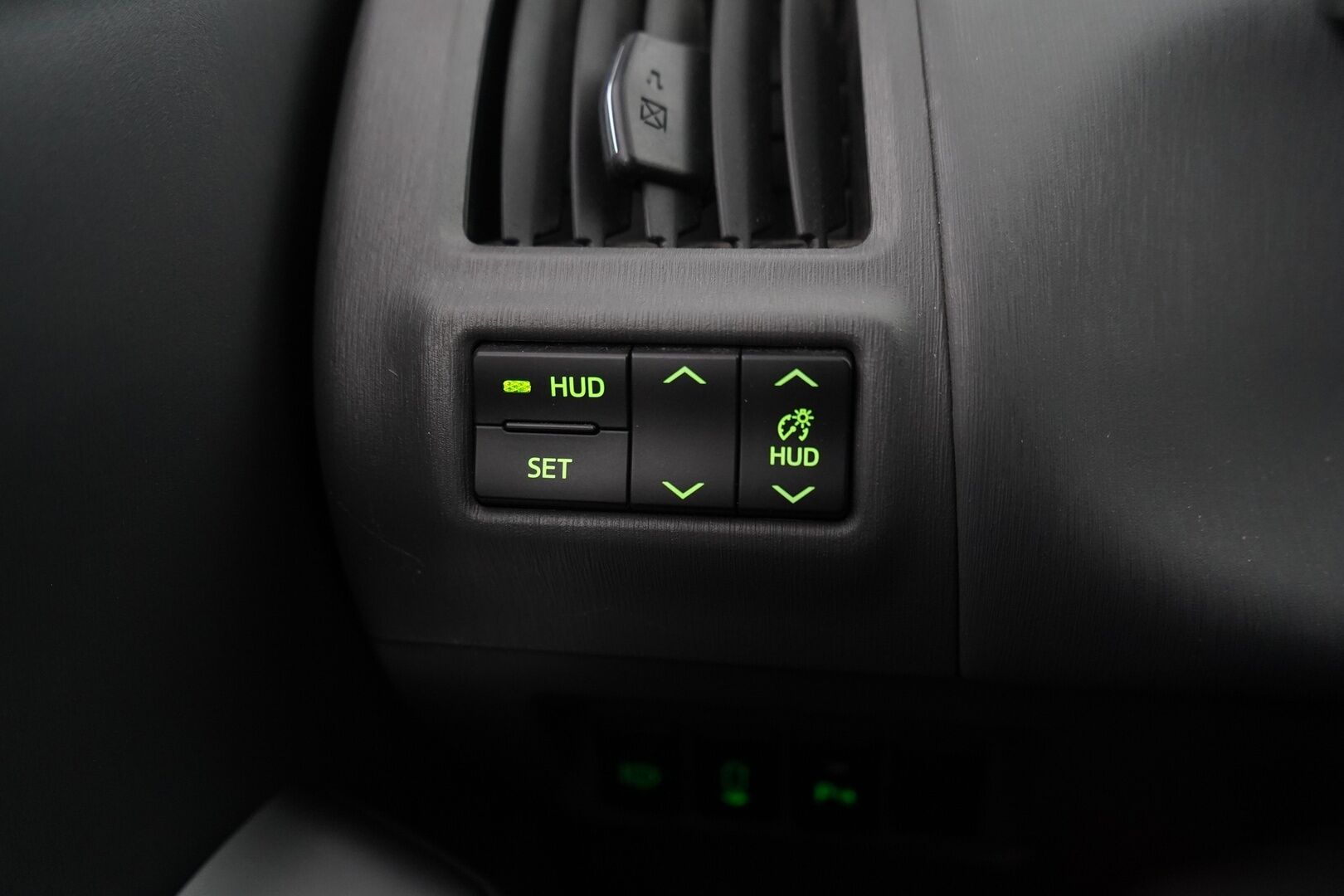 Toyota Prius+ 2013 Premium 7p - HUD / Panorama / Kamera / Vakkari / 2 Renkaat / Nahkasisusta