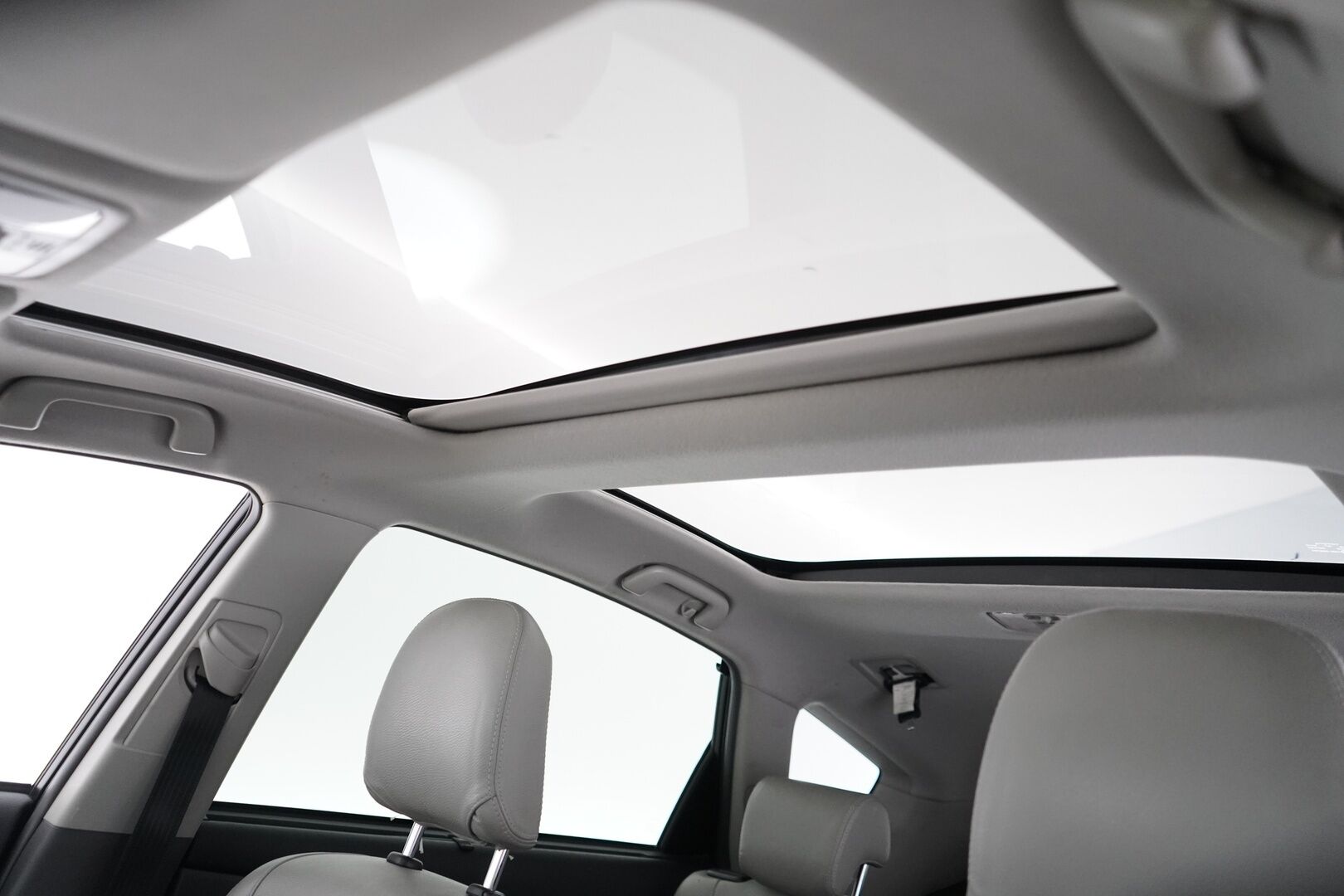 Toyota Prius+ 2013 Premium 7p - HUD / Panorama / Kamera / Vakkari / 2 Renkaat / Nahkasisusta