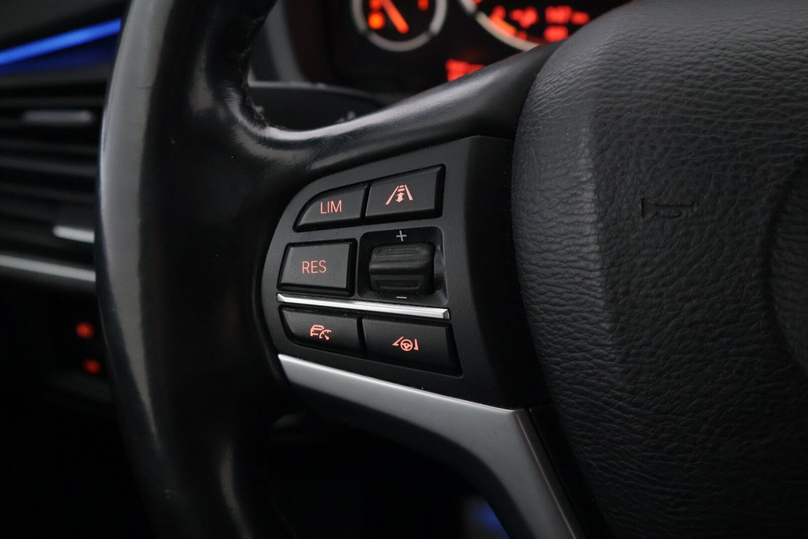 BMW X5 2016 F15 xDrive40e A - YritysOutlet - Myydään vain yrityksille - Soh 85.4% / 360° / ACC / S.Koukku / Blow by heater!