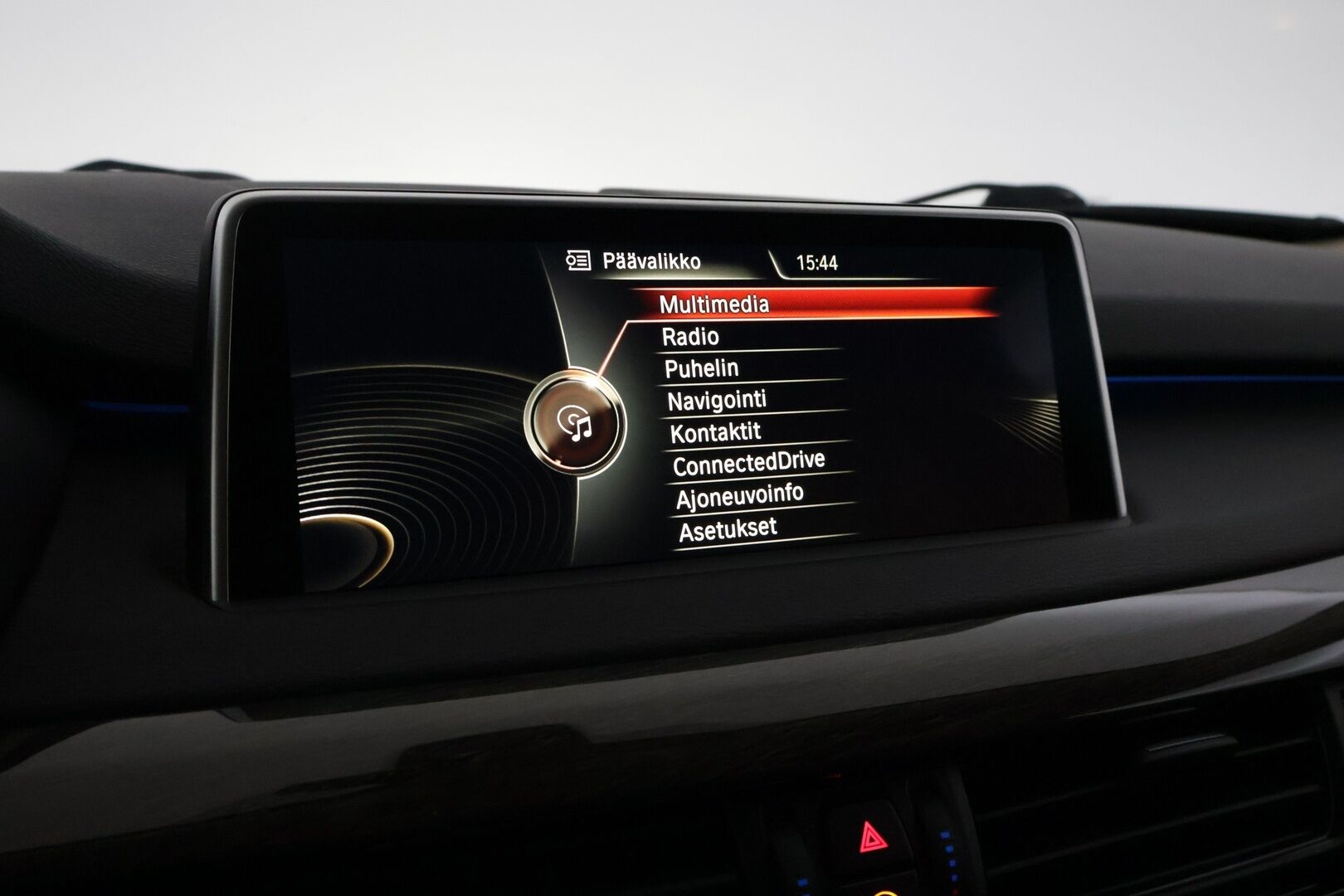 BMW X5 2016 F15 xDrive40e A - YritysOutlet - Myydään vain yrityksille - Soh 85.4% / 360° / ACC / S.Koukku / Blow by heater!