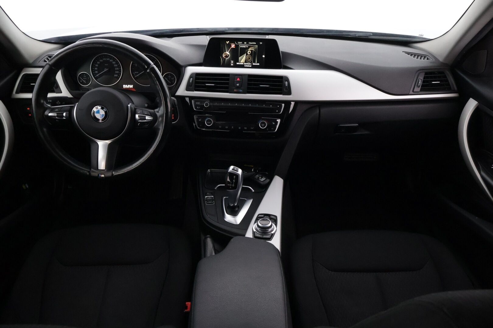 BMW 318 2016 F31 Touring 318d A Business *Webasto / HiFi / Navi / S-Luukku / Ratinlämmitin / LED* - M-Sport ratti / B47 / Webasto kaukosäädöllä / Lohkolämmitin*