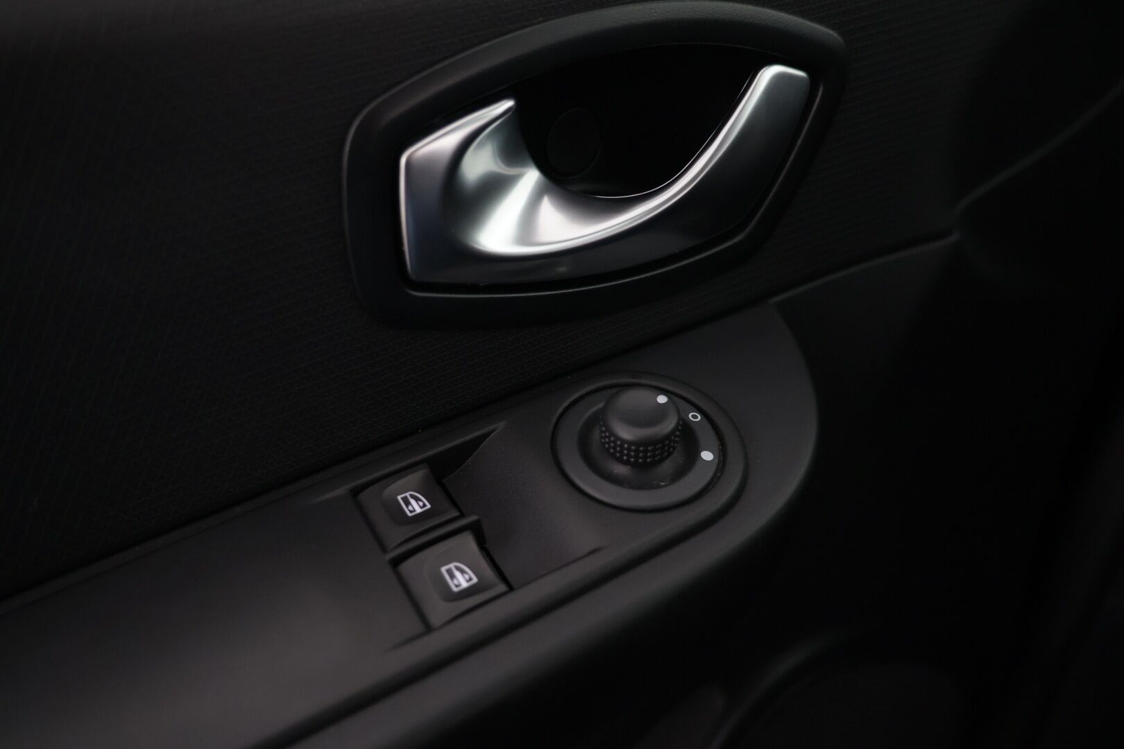 Renault Clio 2016 Sport Tourer Energy TCe 90 S&S Navi Style / Vakkari / Koukku / Navi / Bluetooth - Suomi-Auto / 2x Michelinit / Lohko + sisäp. - HULLUT AVAJAISHULINAT KORKOTARJOUS 3,29 %