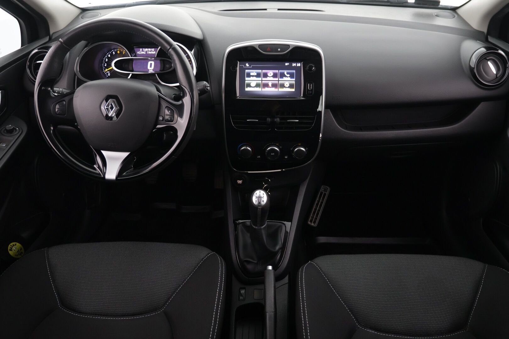 Renault Clio 2016 Sport Tourer Energy TCe 90 S&S Navi Style / Vakkari / Koukku / Navi / Bluetooth - Suomi-Auto / 2x Michelinit / Lohko + sisäp. - HULLUT AVAJAISHULINAT KORKOTARJOUS 3,29 %