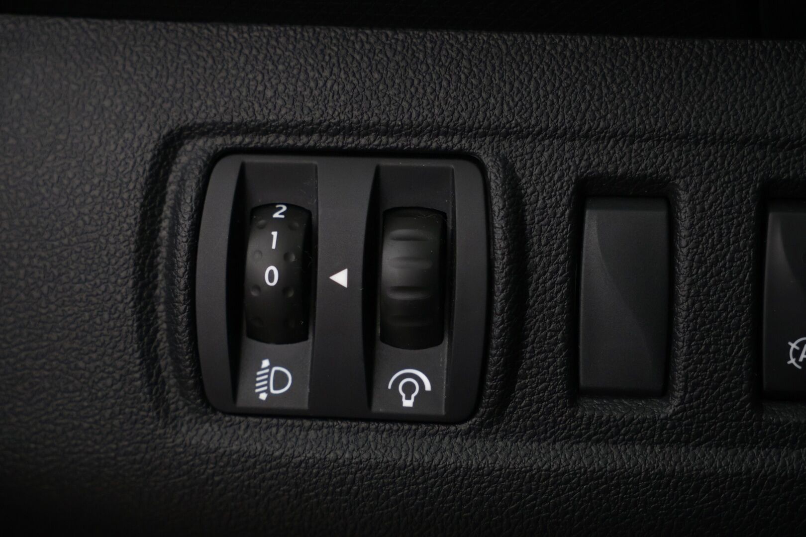 Renault Clio 2016 Sport Tourer Energy TCe 90 S&S Navi Style / Vakkari / Koukku / Navi / Bluetooth - Suomi-Auto / 2x Michelinit / Lohko + sisäp. - HULLUT AVAJAISHULINAT KORKOTARJOUS 3,29 %