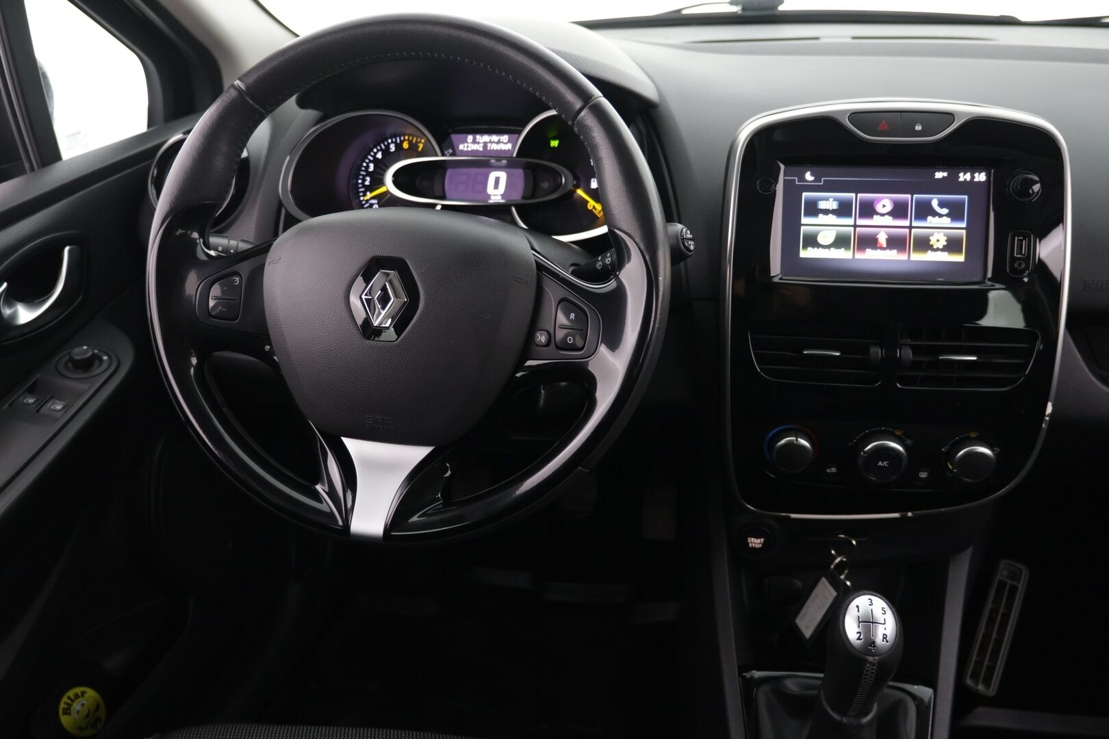 Renault Clio 2016 Sport Tourer Energy TCe 90 S&S Navi Style / Vakkari / Koukku / Navi / Bluetooth - Suomi-Auto / 2x Michelinit / Lohko + sisäp. - HULLUT AVAJAISHULINAT KORKOTARJOUS 3,29 %
