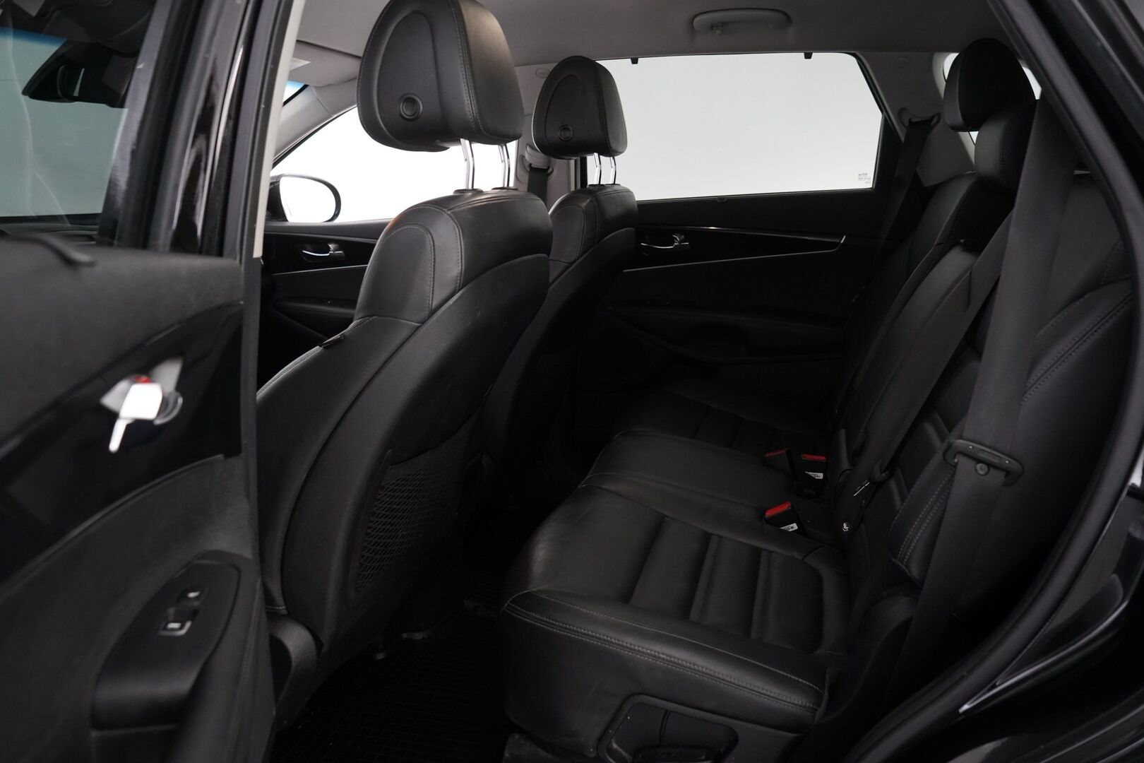 Kia Sorento 2016 2.2 CRDi AWD Business Premium A/T 5P * Kamera / Ilmastoidut Etuistuimet / Muistipenkki / Vetokoukku / Nahkasisusta / Navi! * - Suomi-auto / Huollettu 03/2025 / Katsastettu 05/2025 / Kahdet renkaat!