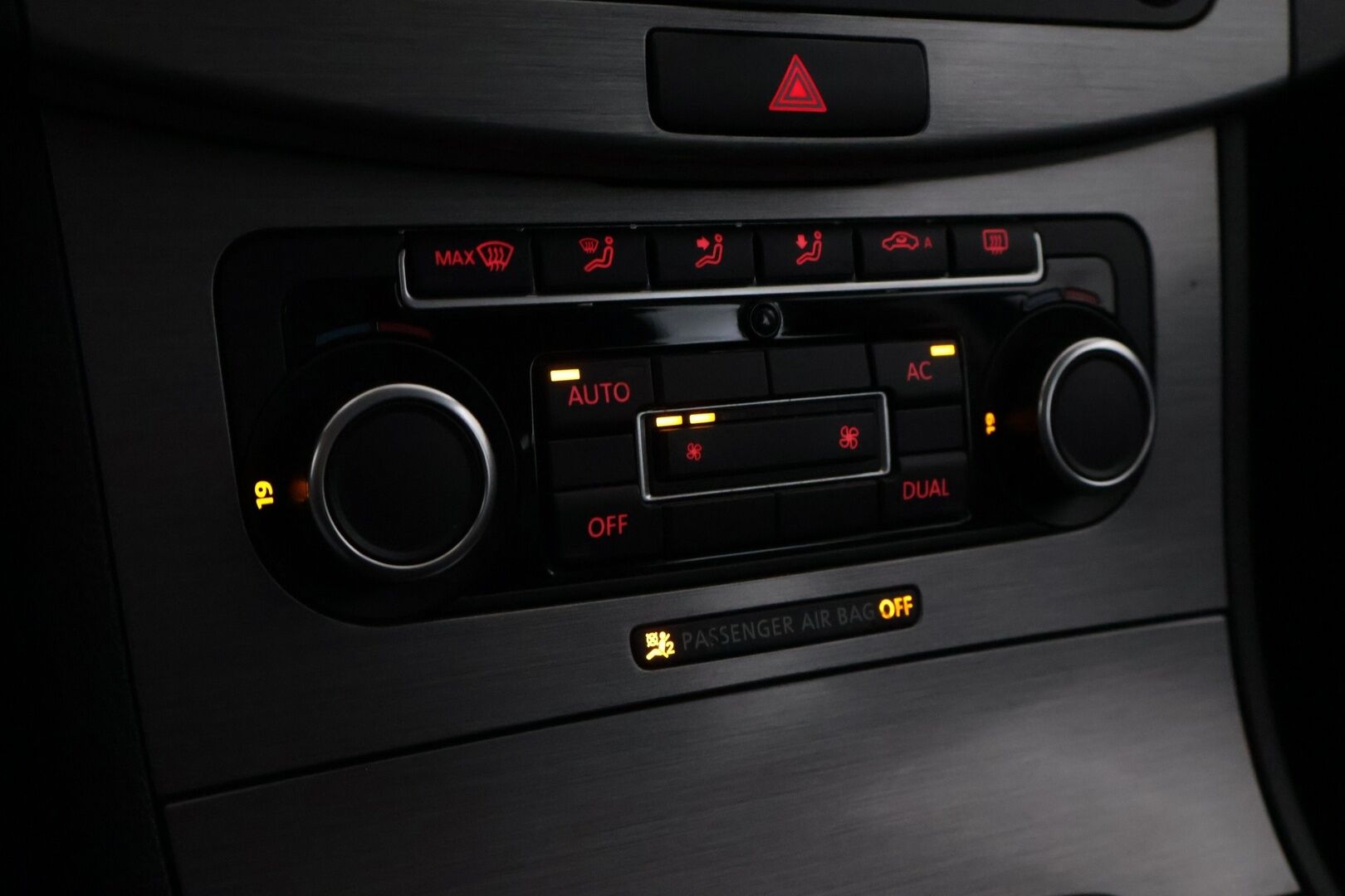 Volkswagen Passat 2011 4Motion  - YritysOutlet - Myydään vain yrityksille