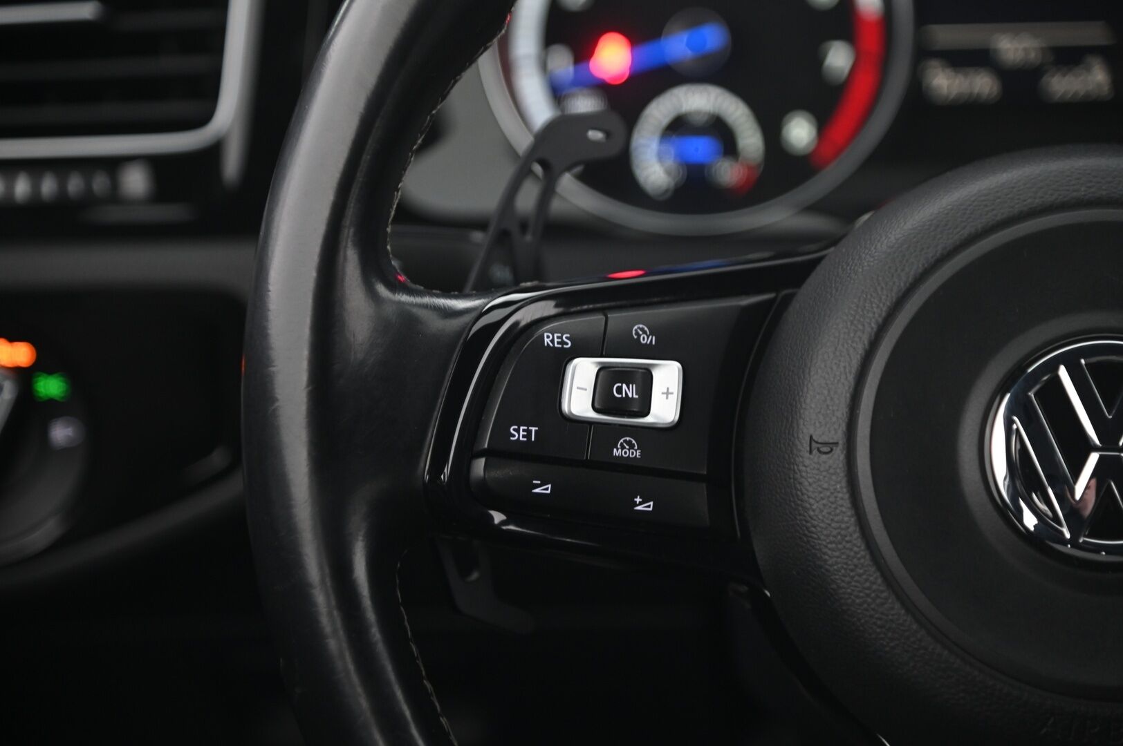 Volkswagen Golf 2016 Variant R 2,0 TSI 221 kW (300 hv) 4MOTION DSG-automaatti Winter Edition*Dynaudio / BC / Vakkari / Keyless* - *2x renkaat/ Tarkka huoltohistoria / Juuri katsatettu*