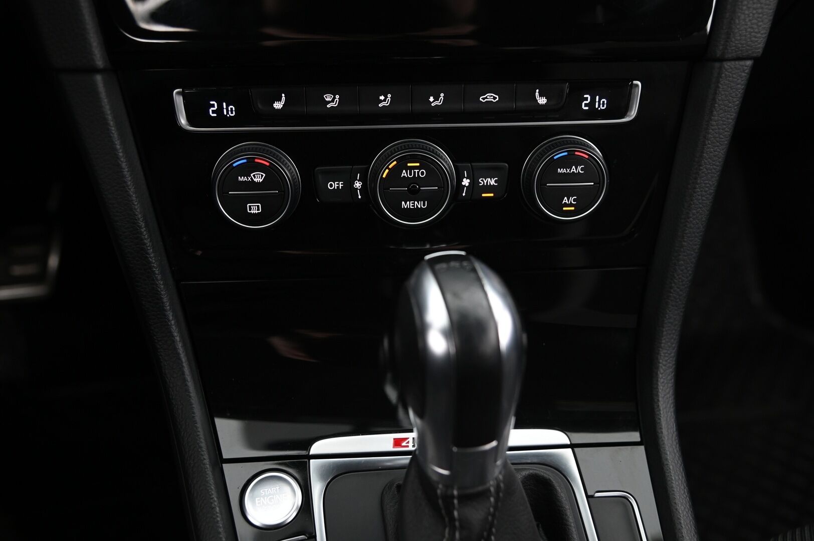 Volkswagen Golf 2016 Variant R 2,0 TSI 221 kW (300 hv) 4MOTION DSG-automaatti Winter Edition*Dynaudio / BC / Vakkari / Keyless* - *2x renkaat/ Tarkka huoltohistoria / Juuri katsatettu*