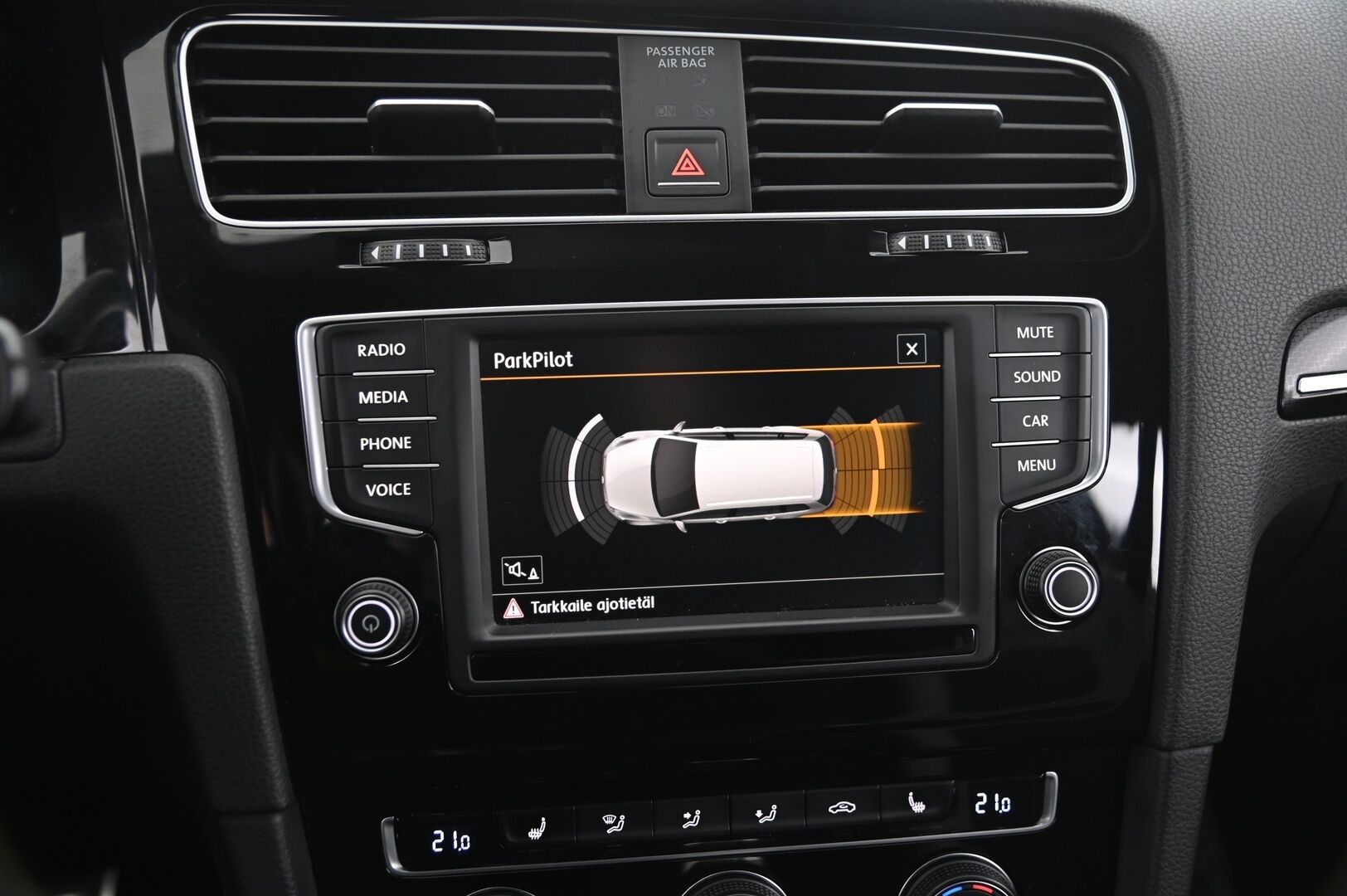 Volkswagen Golf 2016 Variant R 2,0 TSI 221 kW (300 hv) 4MOTION DSG-automaatti Winter Edition*Dynaudio / BC / Vakkari / Keyless* - *2x renkaat/ Tarkka huoltohistoria / Juuri katsatettu*