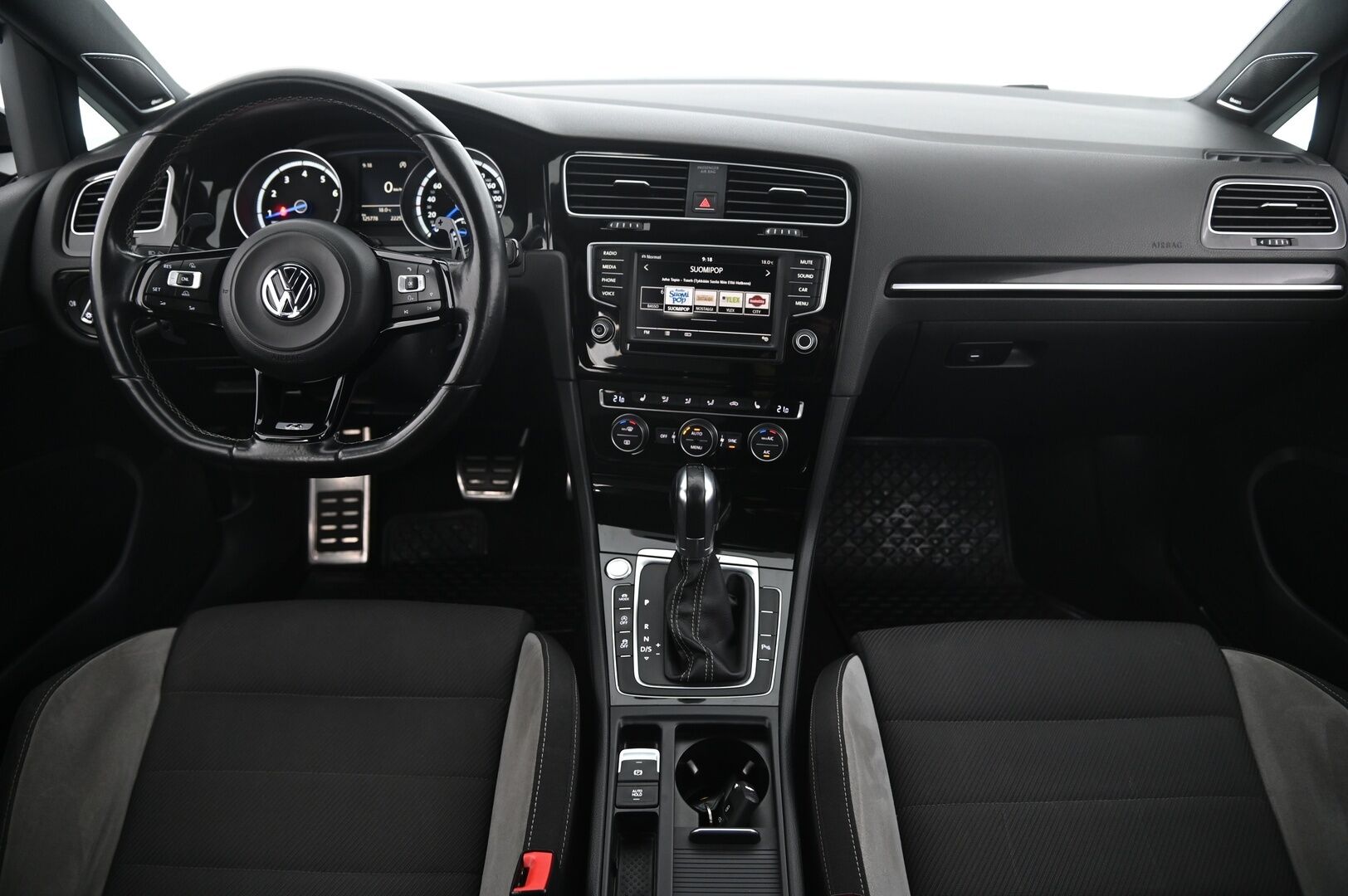 Volkswagen Golf 2016 Variant R 2,0 TSI 221 kW (300 hv) 4MOTION DSG-automaatti Winter Edition*Dynaudio / BC / Vakkari / Keyless* - *2x renkaat/ Tarkka huoltohistoria / Juuri katsatettu*