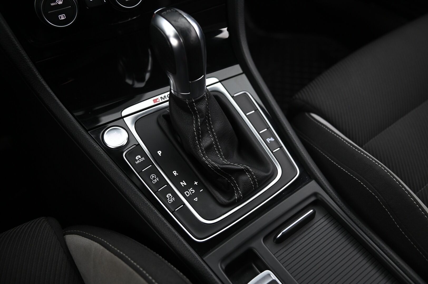 Volkswagen Golf 2016 Variant R 2,0 TSI 221 kW (300 hv) 4MOTION DSG-automaatti Winter Edition*Dynaudio / BC / Vakkari / Keyless* - *2x renkaat/ Tarkka huoltohistoria / Juuri katsatettu*