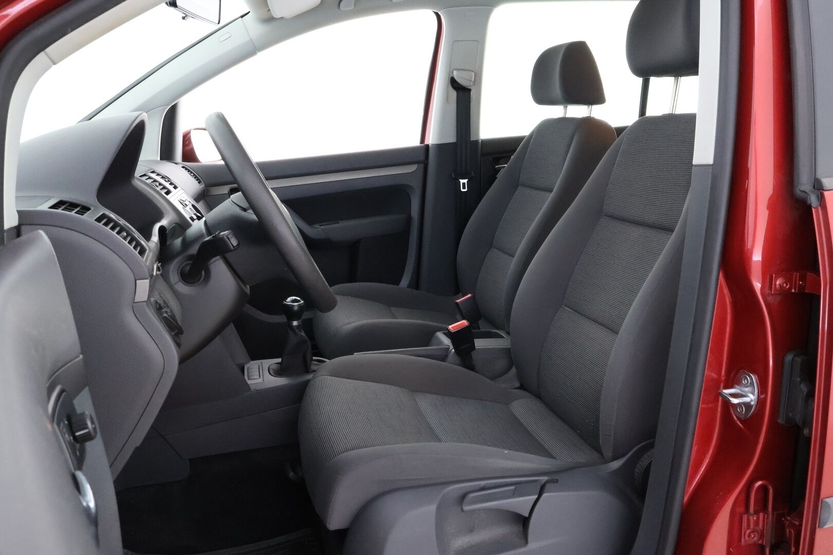 Volkswagen Touran 2007 - YritysOutlet - Myydään vain yrityksille - – Tämä auto myydään YritysOutlet -valikoimasta vain yritykselle