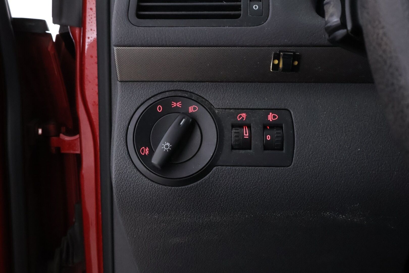 Volkswagen Touran 2007 - YritysOutlet - Myydään vain yrityksille - – Tämä auto myydään YritysOutlet -valikoimasta vain yritykselle