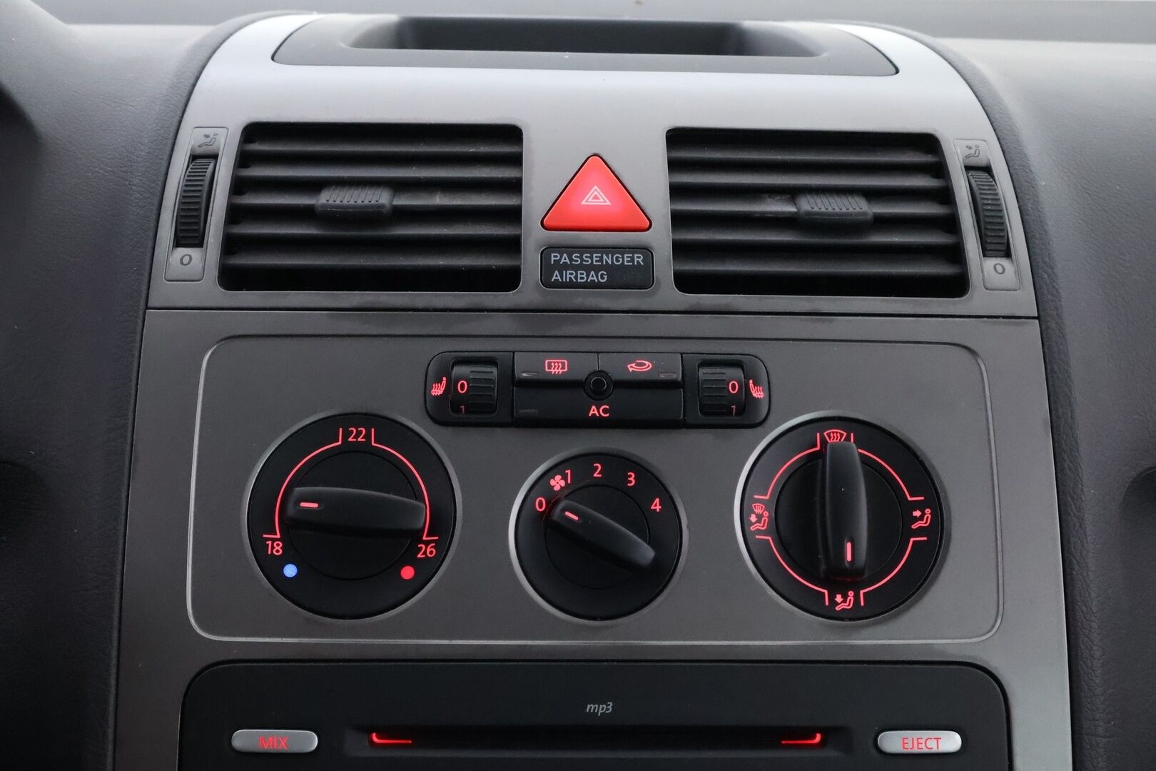 Volkswagen Touran 2007 - YritysOutlet - Myydään vain yrityksille - – Tämä auto myydään YritysOutlet -valikoimasta vain yritykselle