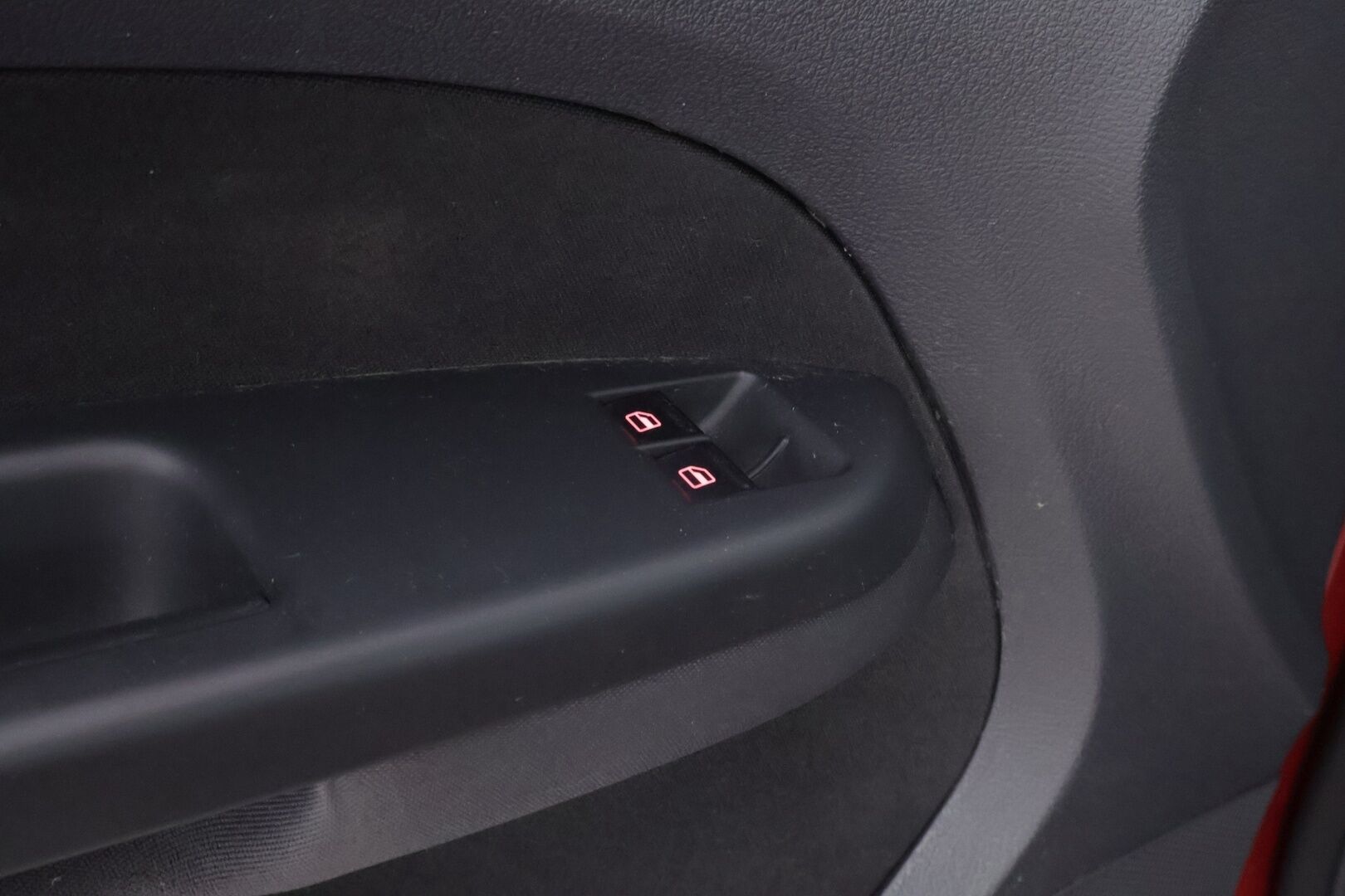Volkswagen Touran 2007 - YritysOutlet - Myydään vain yrityksille - – Tämä auto myydään YritysOutlet -valikoimasta vain yritykselle