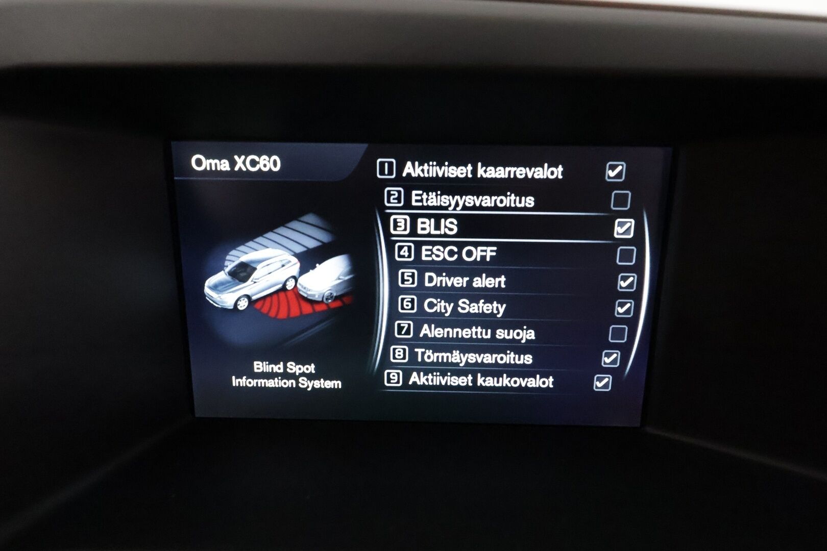 Volvo XC60 2016 D5 Ocean Race AWD aut **Supervarusteet! / Adapt. vakkari / Panorama / H&K / Muistipenkki / P.kamera / BLIS / Keyless** - Hyvä huoltohistoria / Kahdet renkaat aluvanteilla