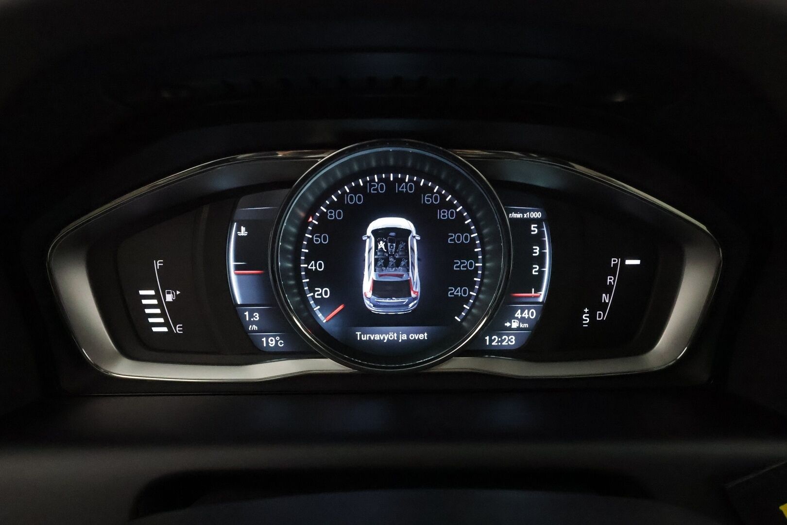 Volvo XC60 2016 D5 Ocean Race AWD aut **Supervarusteet! / Adapt. vakkari / Panorama / H&K / Muistipenkki / P.kamera / BLIS / Keyless** - Hyvä huoltohistoria / Kahdet renkaat aluvanteilla