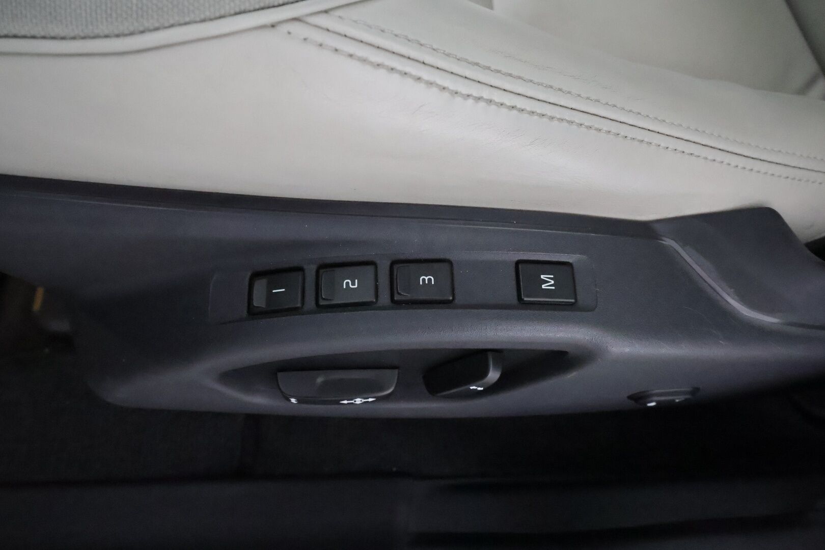 Volvo XC60 2016 D5 Ocean Race AWD aut **Supervarusteet! / Adapt. vakkari / Panorama / H&K / Muistipenkki / P.kamera / BLIS / Keyless** - Ilman AdBlue-järjestelmää! / Hyvä huoltohistoria / Kahdet renkaat aluvanteilla