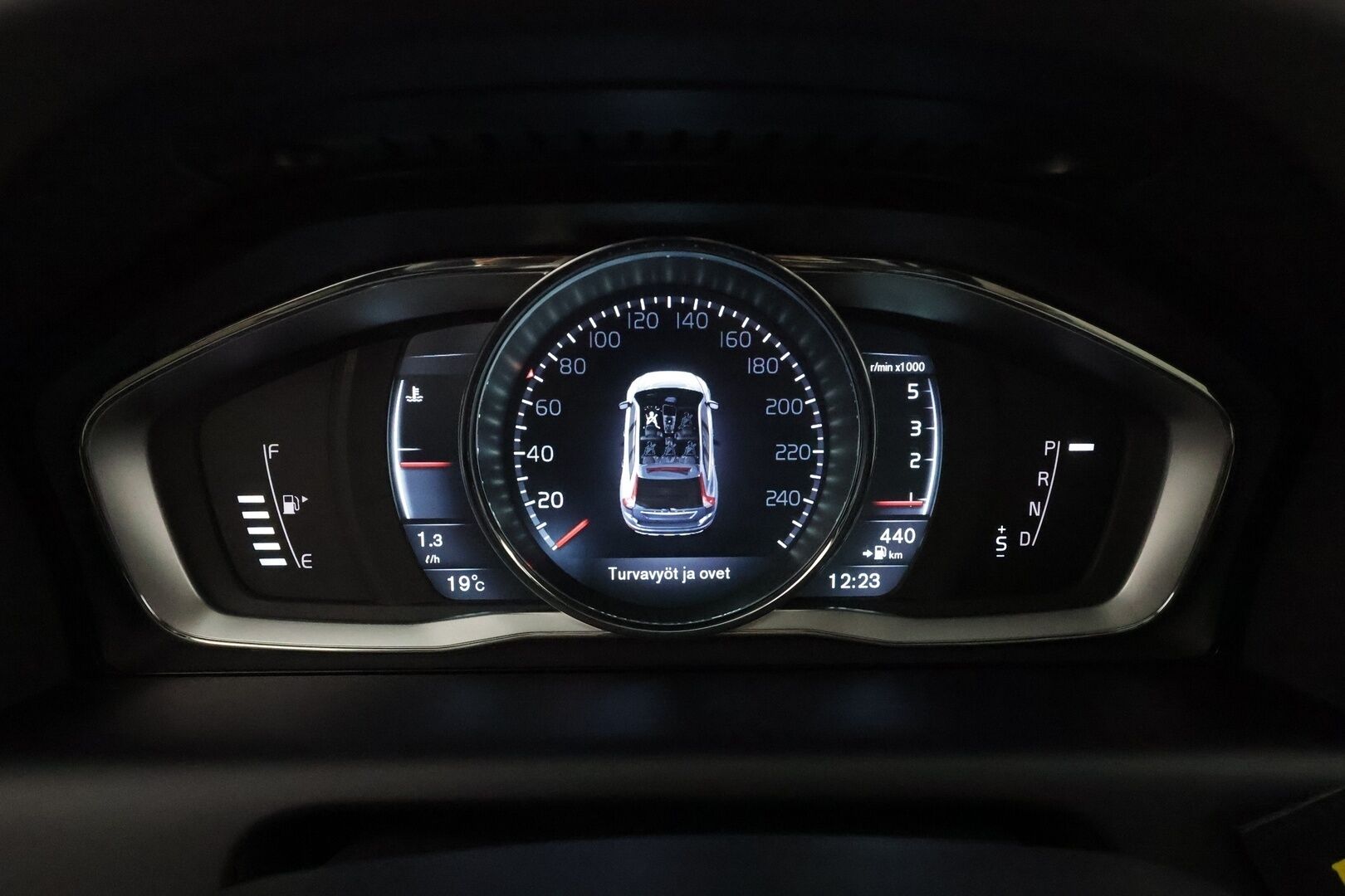 Volvo XC60 2016 D5 Ocean Race AWD aut **Supervarusteet! / Adapt. vakkari / Panorama / H&K / Muistipenkki / P.kamera / BLIS / Keyless** - Ilman AdBlue-järjestelmää! / Hyvä huoltohistoria / Kahdet renkaat aluvanteilla