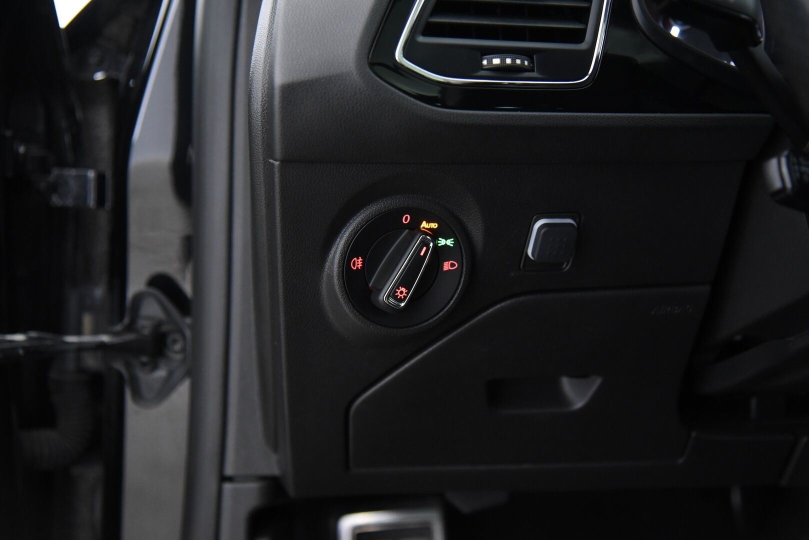 Seat Leon ST 2016 2,0 TSI 290 Cupra DSG / Panorama / Webasto / P-tutkat / LED-ajovalot - Juuri huollettu! / Kaukovaloautomatiikka / Seat Sound System