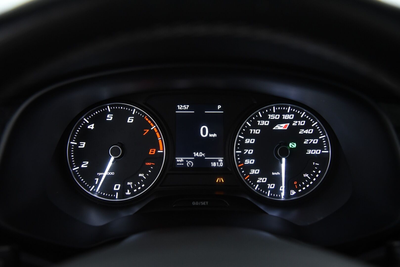 Seat Leon ST 2016 2,0 TSI 290 Cupra DSG / Panorama / Webasto / P-tutkat / LED-ajovalot - Juuri huollettu! / Kaukovaloautomatiikka / Seat Sound System