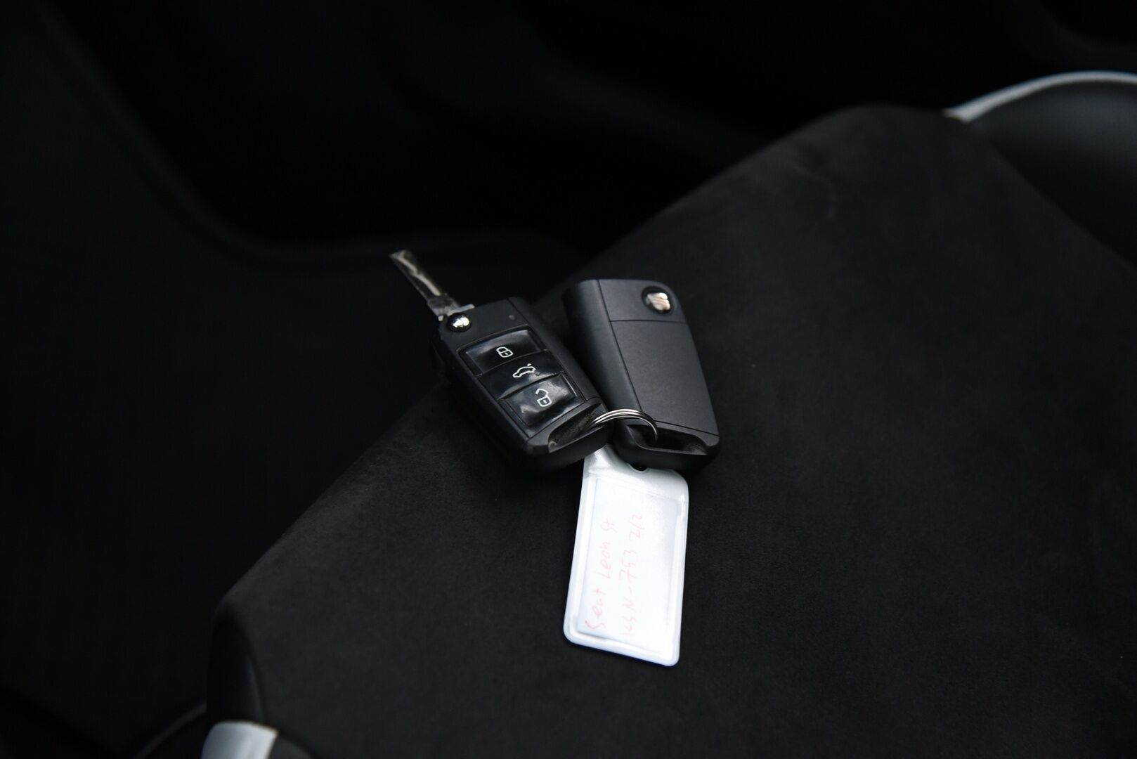 Seat Leon ST 2016 2,0 TSI 290 Cupra DSG / Panorama / Webasto / P-tutkat / LED-ajovalot - Juuri huollettu! / Kaukovaloautomatiikka / Seat Sound System