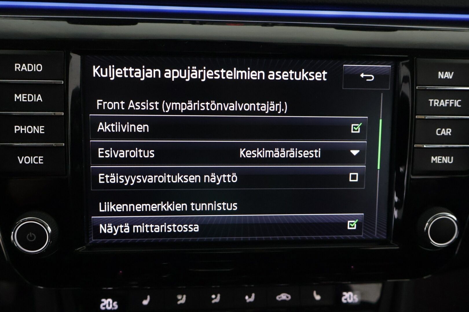 Skoda Superb 2017 1,4 TSI ACT Elegance DSG Autom. - Suomi-auto | ACC | Vetokoukku | Muistipenkki | Sähkökontti | Canton | Tutkat | Keyless | Webasto | Juuri huollettu! 