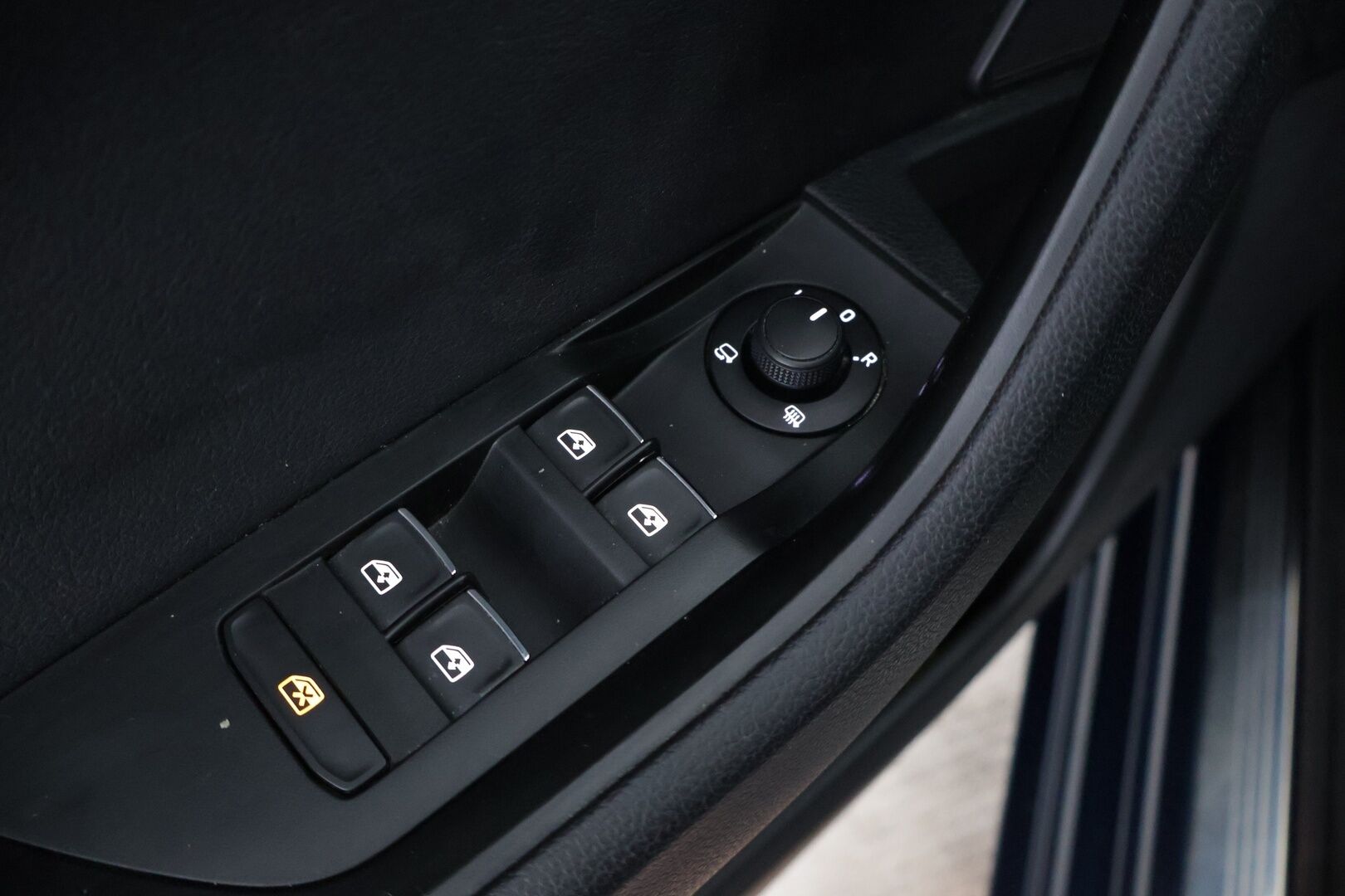 Skoda Superb 2017 1,4 TSI ACT Elegance DSG Autom. - Suomi-auto | ACC | Vetokoukku | Muistipenkki | Sähkökontti | Canton | Tutkat | Keyless | Webasto | Juuri huollettu! 