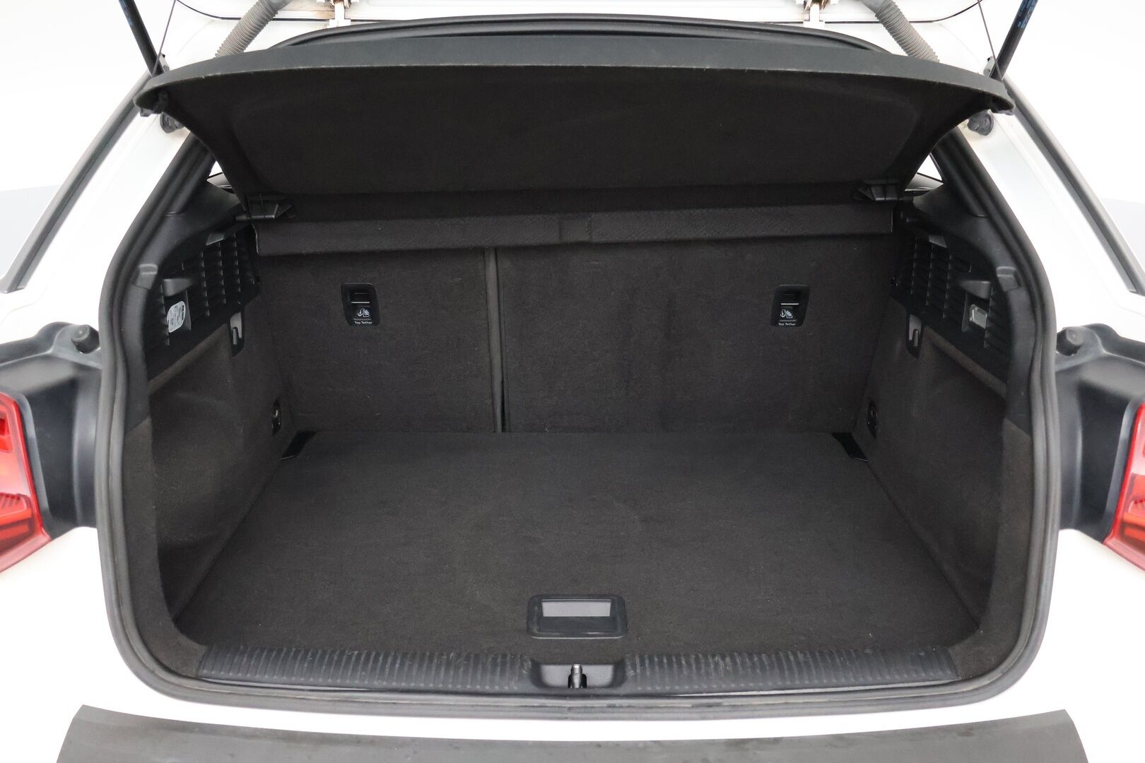 Audi Q2 2017 Business Sport 2,0 TDI 140 kW quattro S tronic - ACC | Koukku | LED | Sport-paketti | Lohkolämmitin | Adapt. Vakkari |