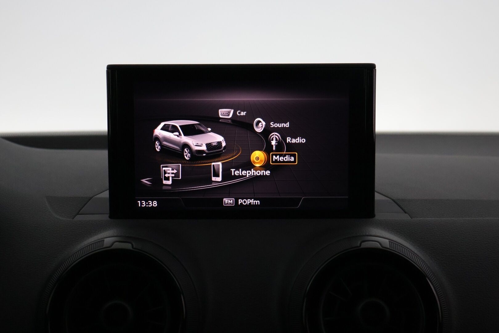 Audi Q2 2017 Business Sport 2,0 TDI 140 kW quattro S tronic - ACC | Koukku | LED | Sport-paketti | Lohkolämmitin | Adapt. Vakkari |