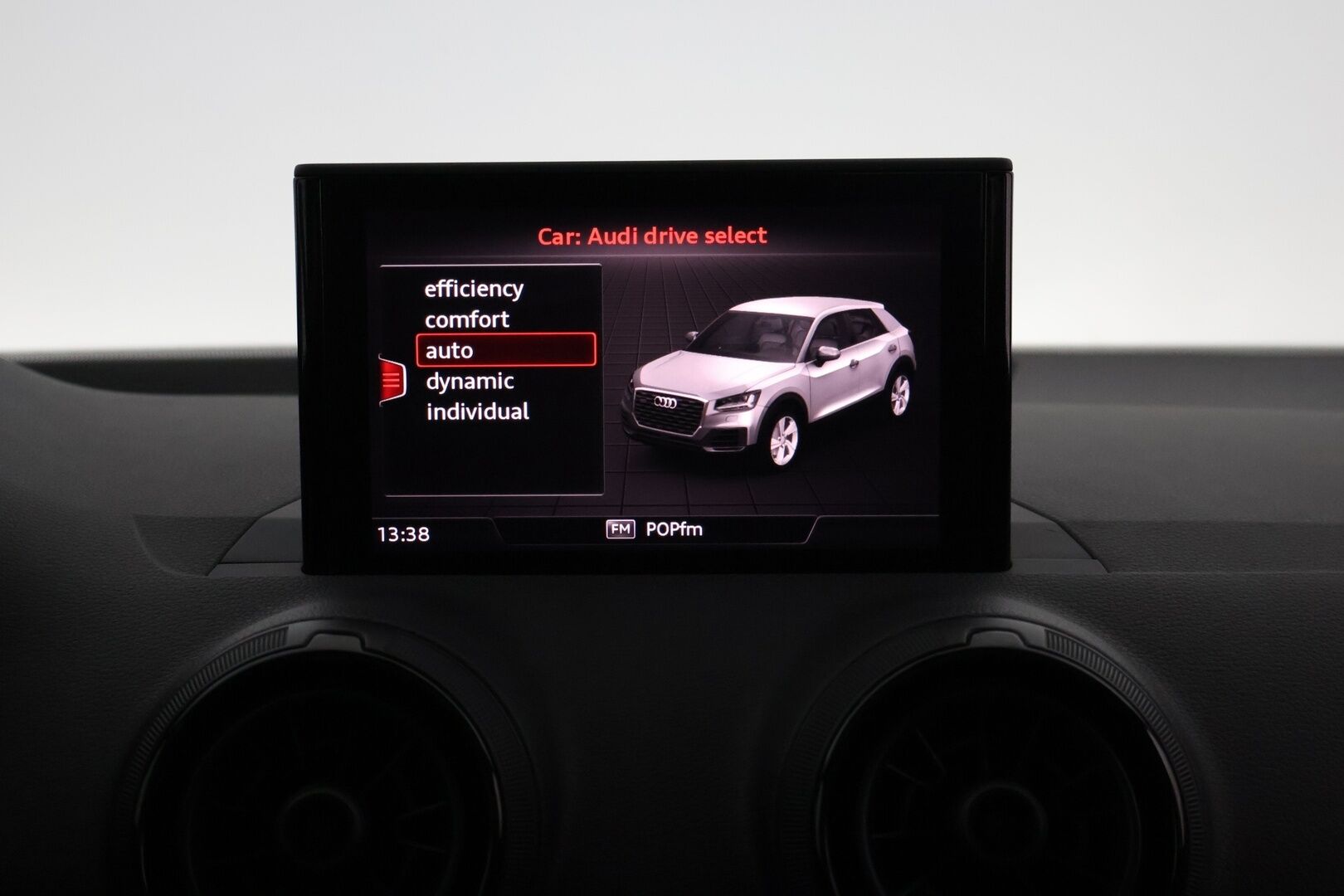 Audi Q2 2017 Business Sport 2,0 TDI 140 kW quattro S tronic - ACC | Koukku | LED | Sport-paketti | Lohkolämmitin | Adapt. Vakkari |