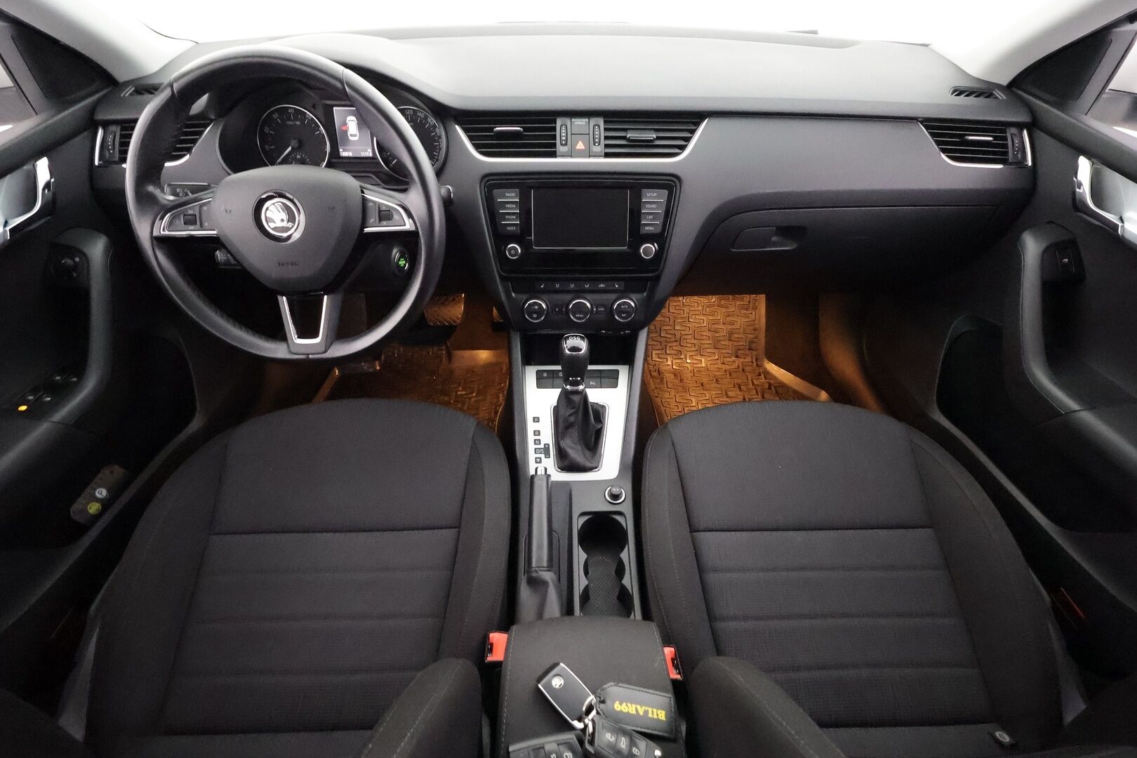 Skoda Octavia 2017 Combi 1,0 TSI Style DSG Autom. - | Webasto | Koukku | ACC | Xenon | P.Tutkat | Keyless | Suomi-auto | Kahdet renkaat |