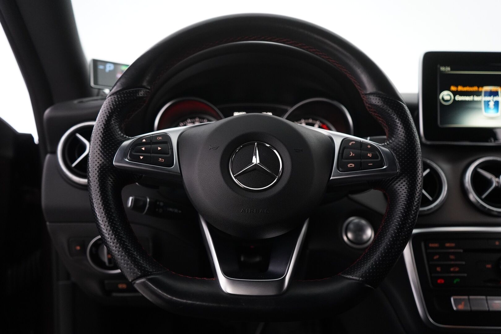 Mercedes-Benz CLA 2017 180 A Shooting Brake Business AMG *Kamera / Lohkolämmitin / Vakkari / Urheiluistuimet / Tutkat / KeylessGo* - Suomi-auto / Viimeisin huolto 124tkm / Kahdet Mersun Vanteet