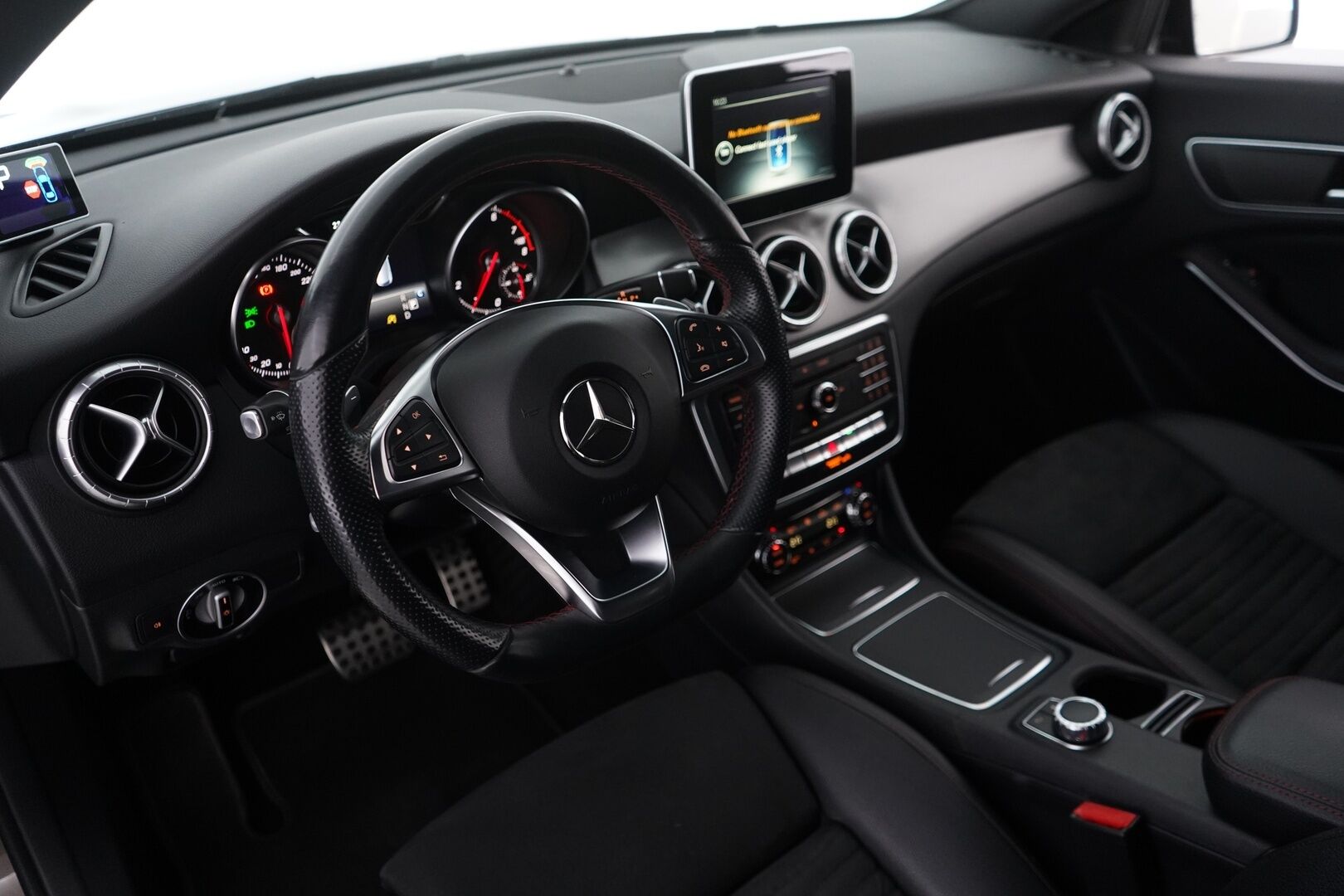 Mercedes-Benz CLA 2017 180 A Shooting Brake Business AMG *Kamera / Lohkolämmitin / Vakkari / Urheiluistuimet / Tutkat / KeylessGo* - Suomi-auto / Viimeisin huolto 124tkm / Kahdet Mersun Vanteet