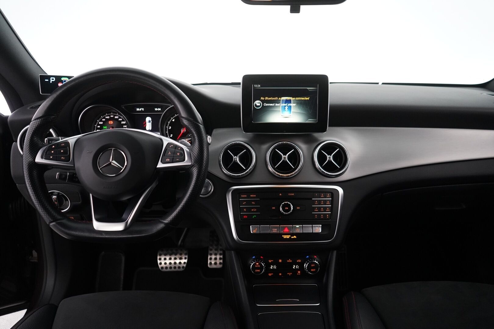 Mercedes-Benz CLA 2017 180 A Shooting Brake Business AMG *Kamera / Lohkolämmitin / Vakkari / Urheiluistuimet / Tutkat / KeylessGo* - Suomi-auto / Viimeisin huolto 124tkm / Kahdet Mersun Vanteet