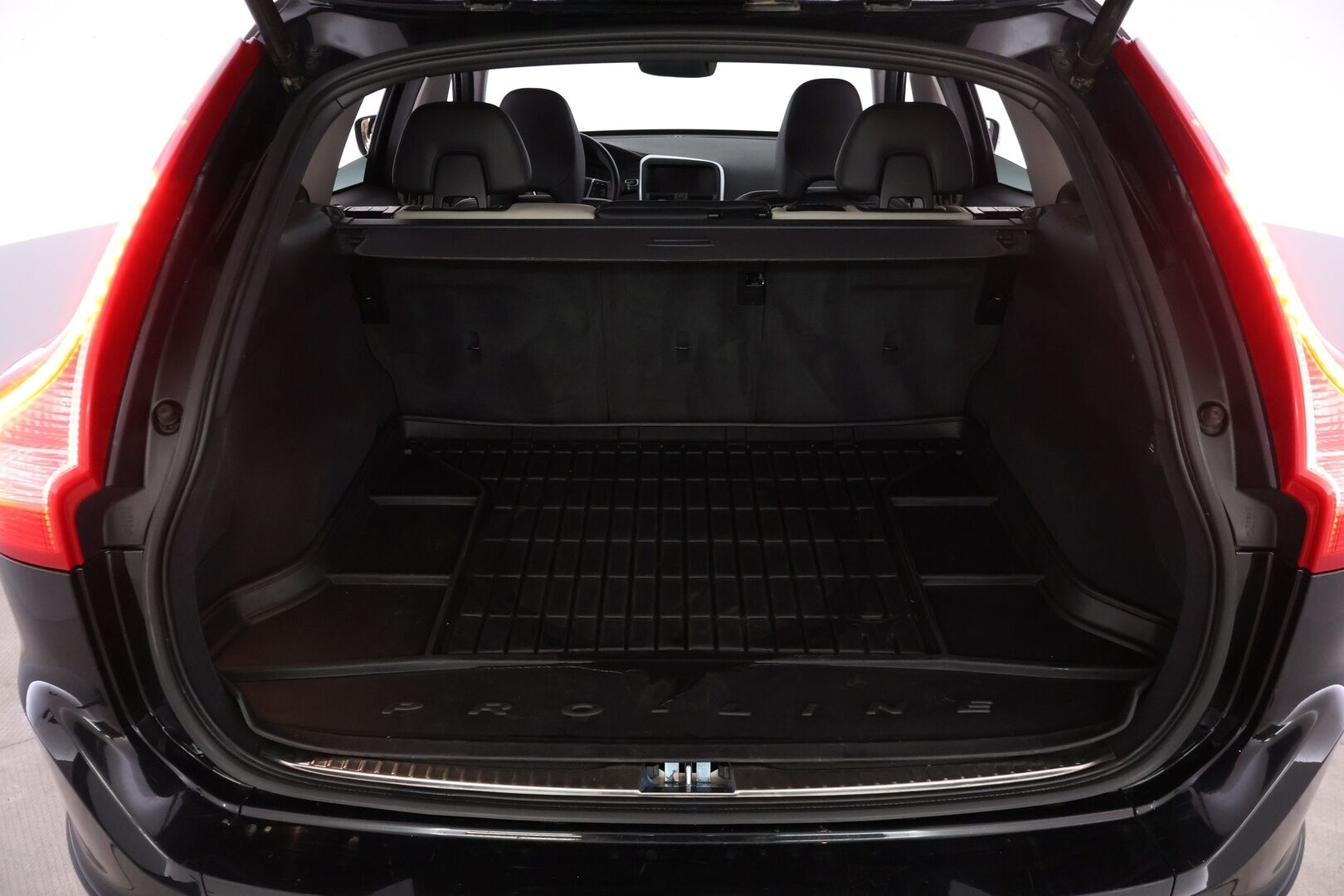 Volvo XC60 2016 D4 Business Classic Summum aut - Hihna tehty 3/2026 / Vakkari / Webasto / Kamera & Tutkat / Sähkökontti / KeyLess / Nahat / Volvo On Call